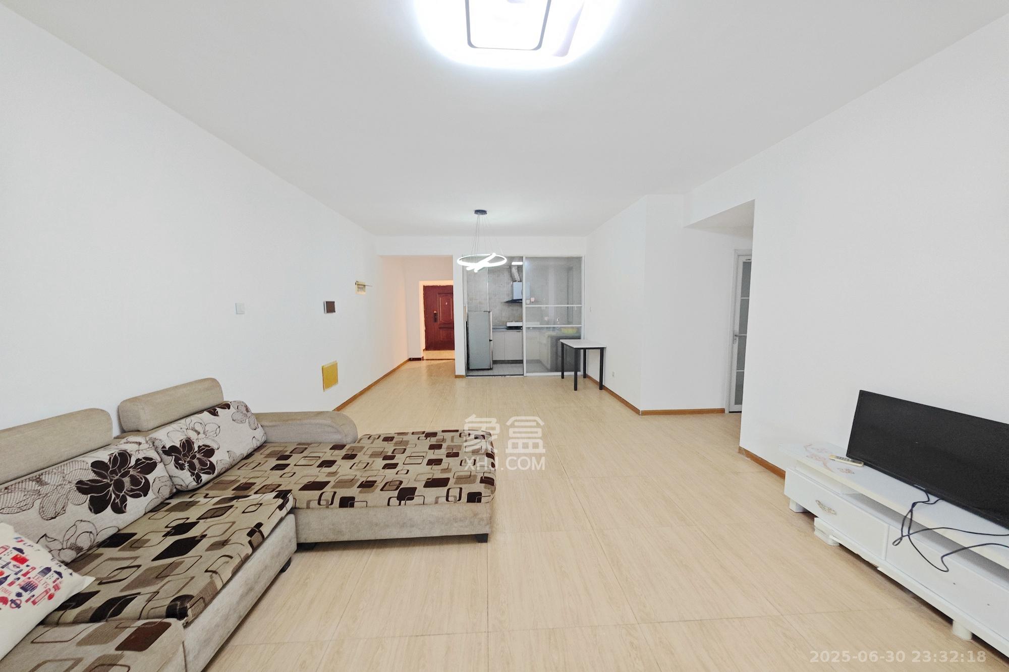 芒果天地(芒果雅苑) 3室2厅2卫 106.8万 芒果天地(芒果雅苑) 3室2厅2卫 106.8万客厅