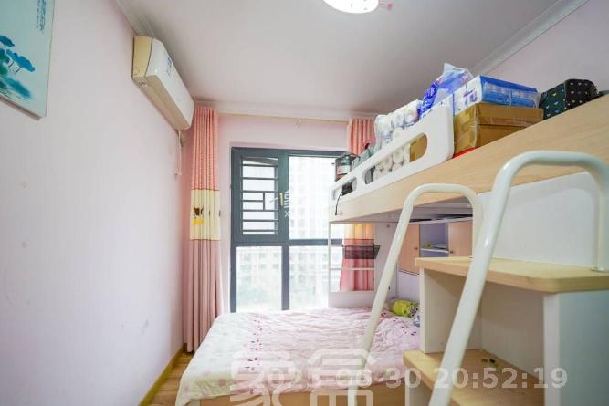 绿地新都会  3室2厅2卫   2300.00元/月室内图