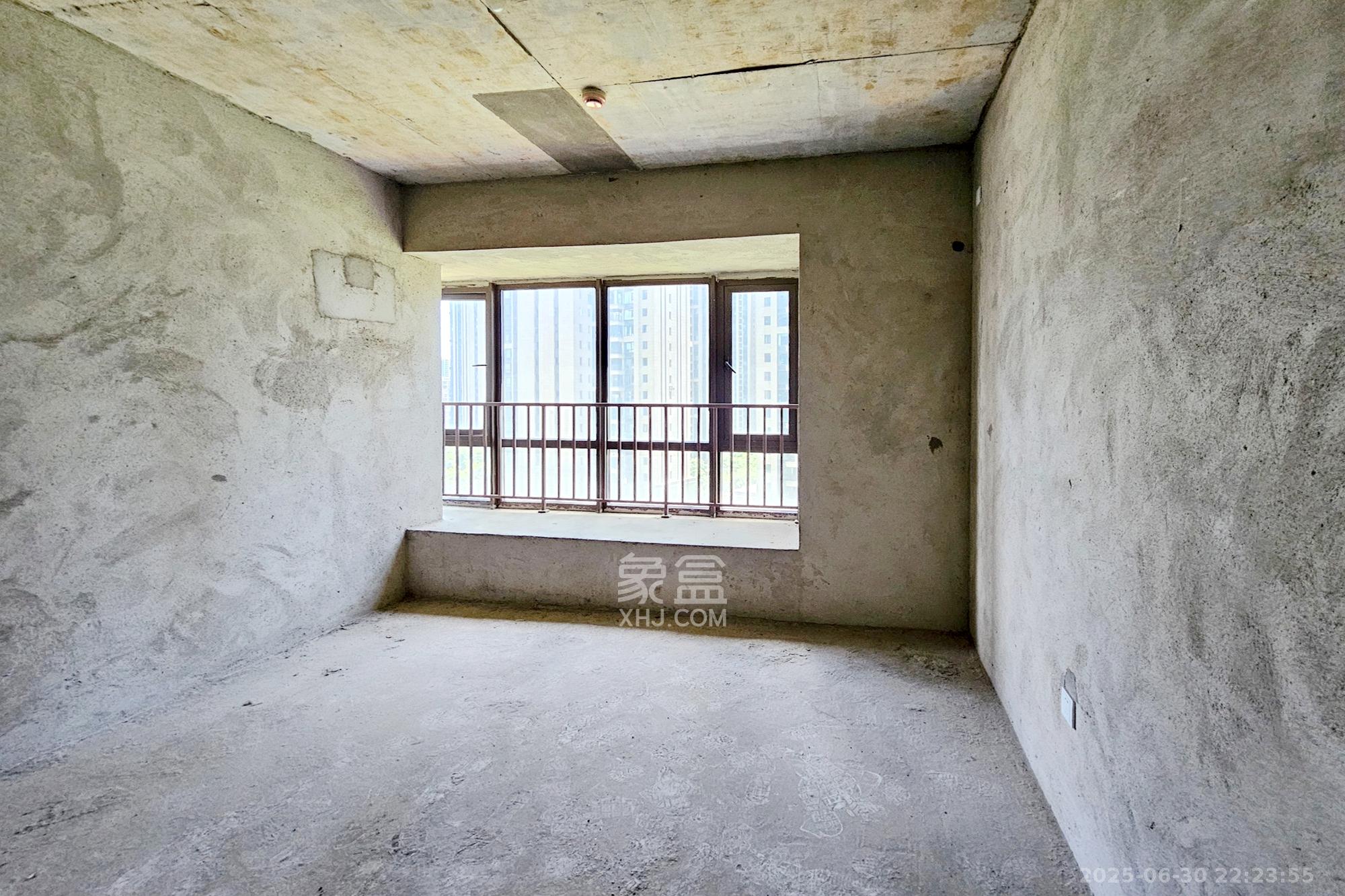 明昇壹城(明昇时代广场)二期 4室2厅3卫 210.0万 明昇壹城(明昇时代广场)二期 4室2厅3卫 210.0万卧室