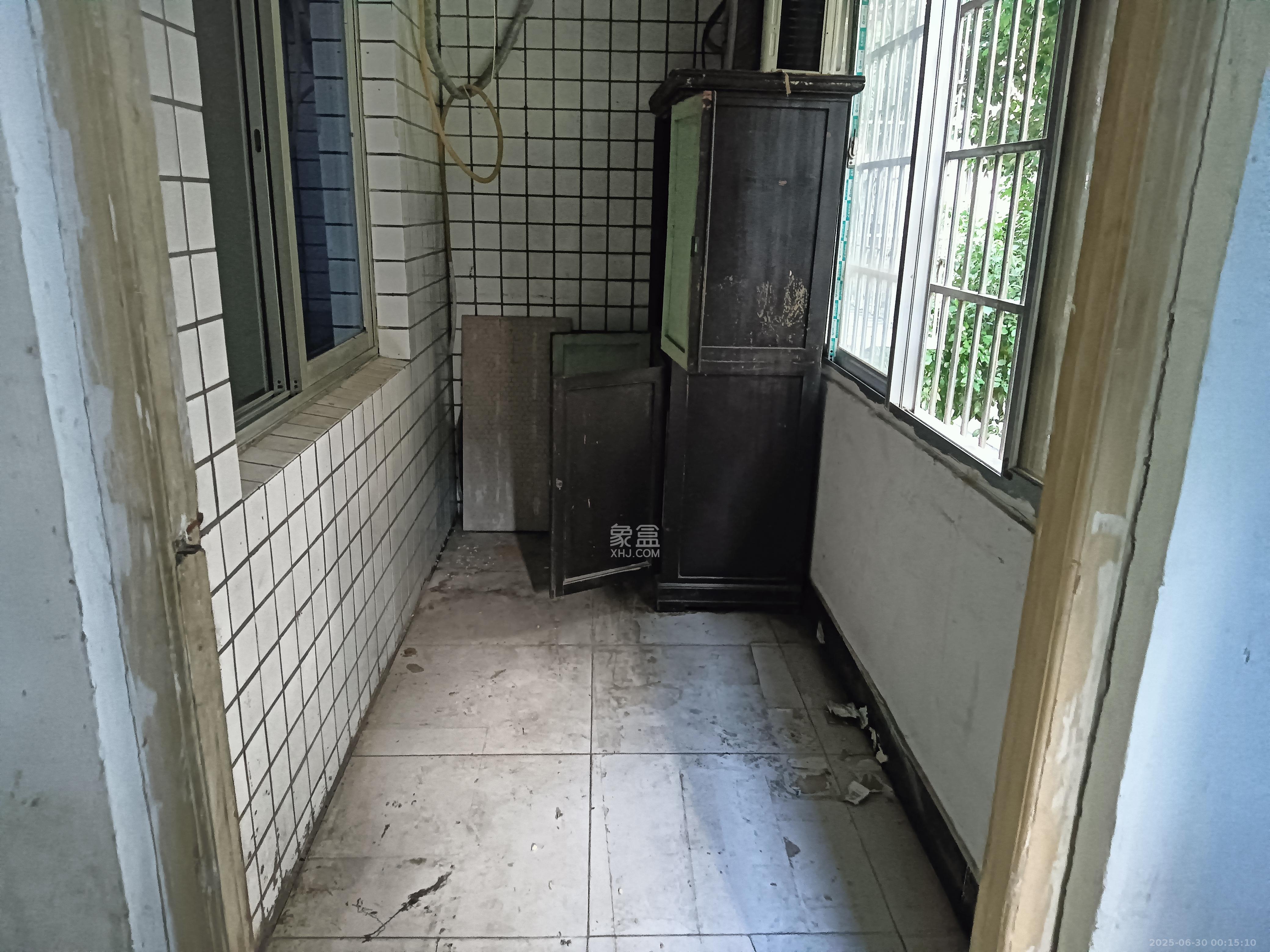 马王堆陶瓷城新合区  2室1厅1卫   1700.00元/月室内图