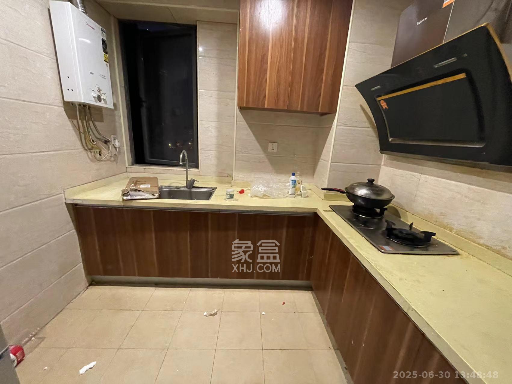 麓谷小镇  3室2厅1卫   2200.00元/月室内图