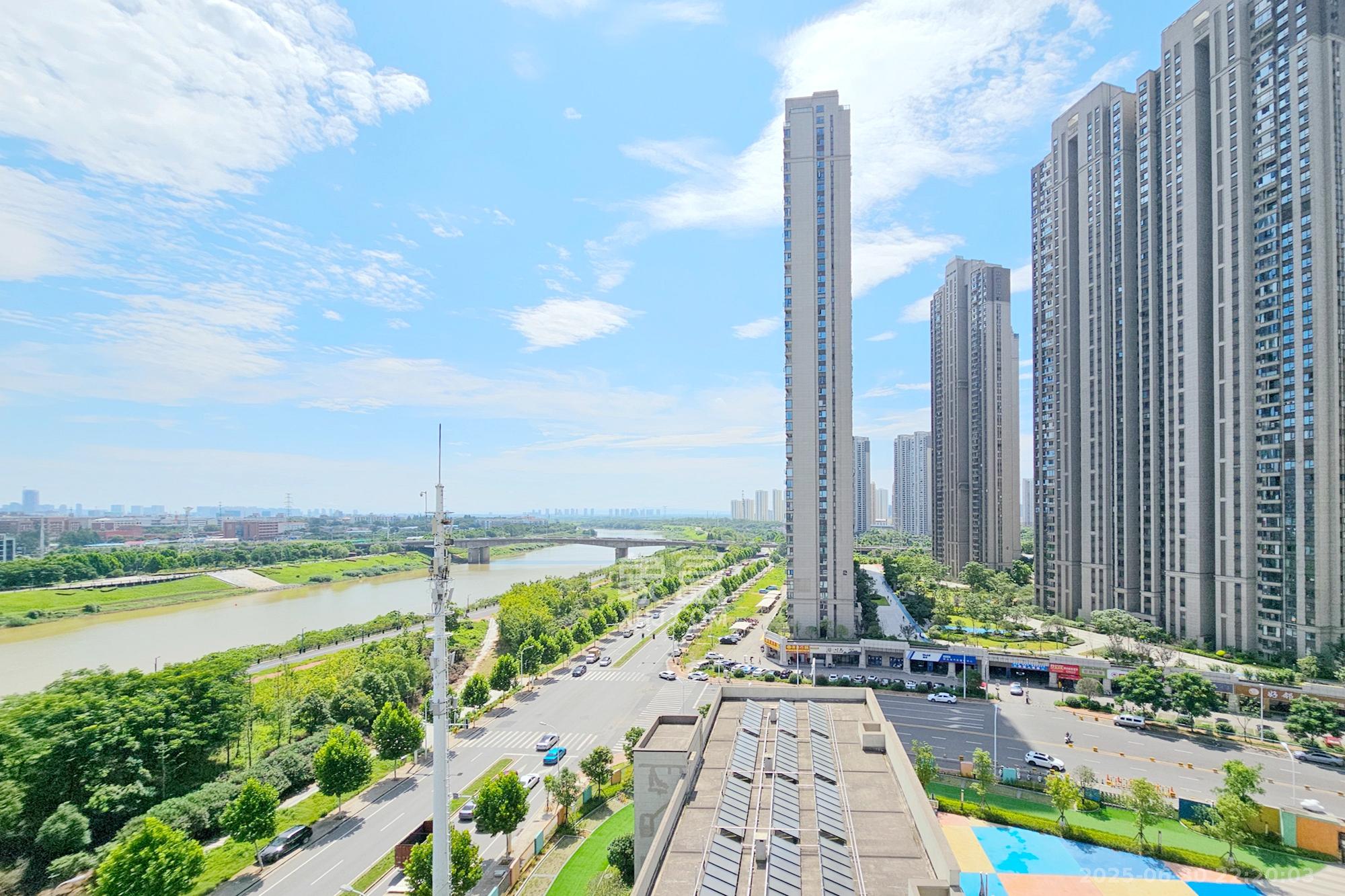 阳光城尚东湾凌云府  4室2厅2卫   210.00万其他
