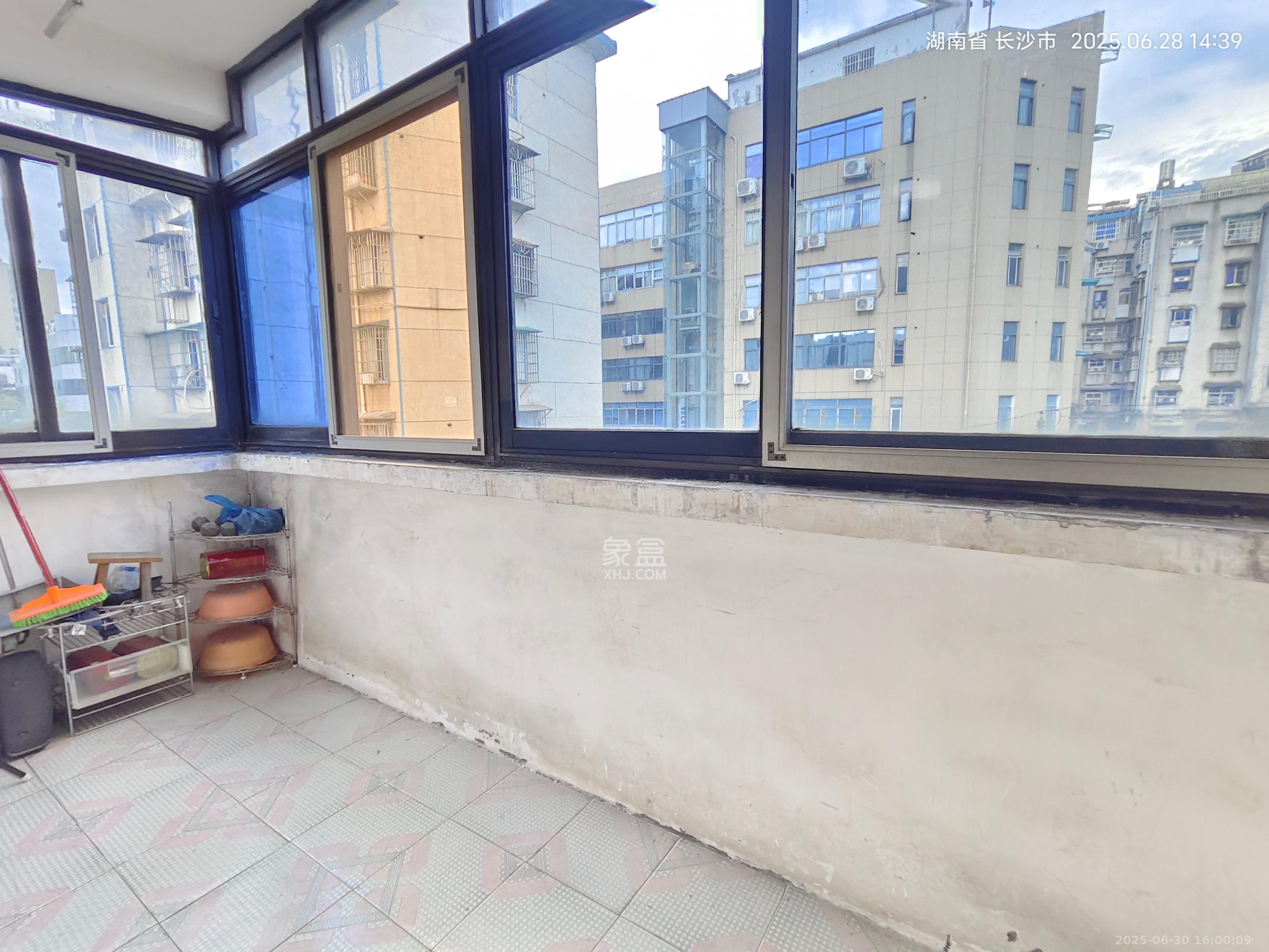 涂家冲社区(涂新小区、农商银行宿舍) 2室1厅1卫 1500.0元/月 涂家冲社区(涂新小区、农商银行宿舍) 2室1厅1卫 1500.0元/月室内图