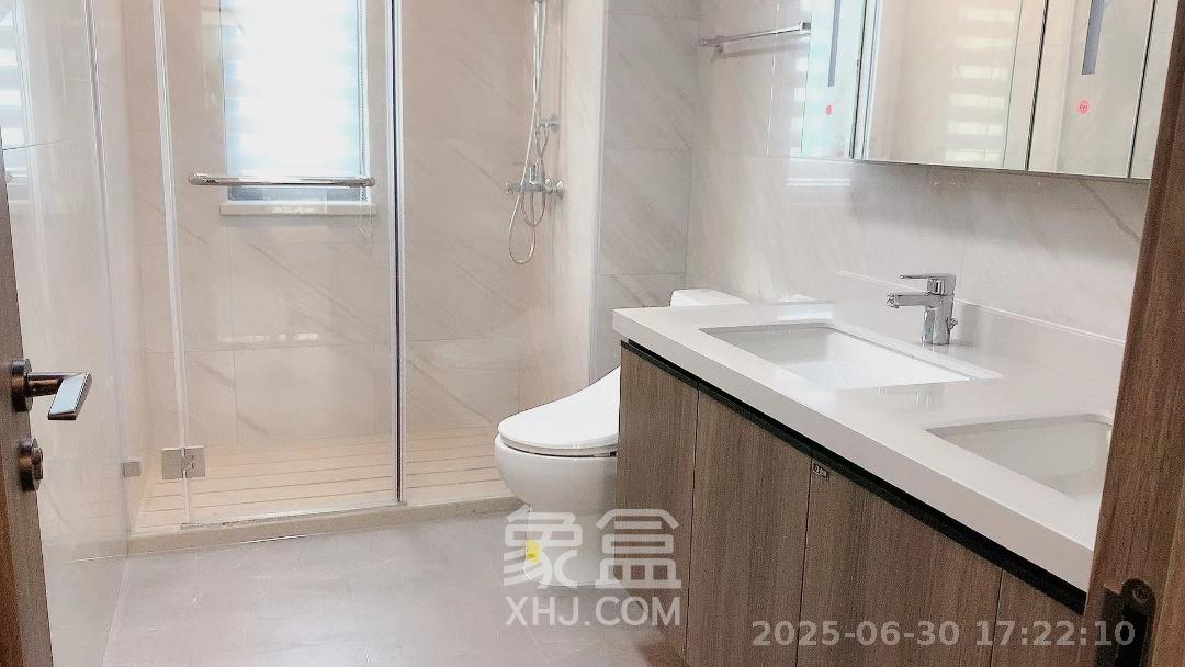 龙湖春江天玺  4室2厅2卫    6500.0元/月室内图