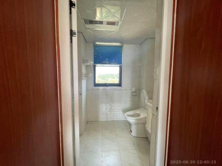 中建御山和苑  3室2厅2卫    1800.0元/月