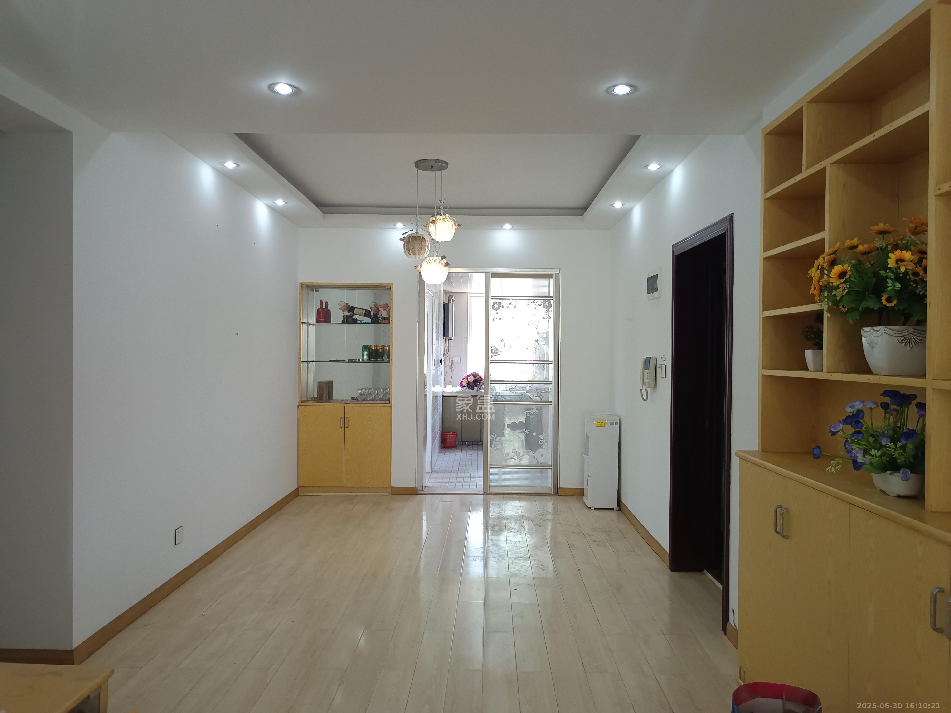 红树湾 3室2厅2卫 2000.0元/月 红树湾 3室2厅2卫 2000.0元/月室内图