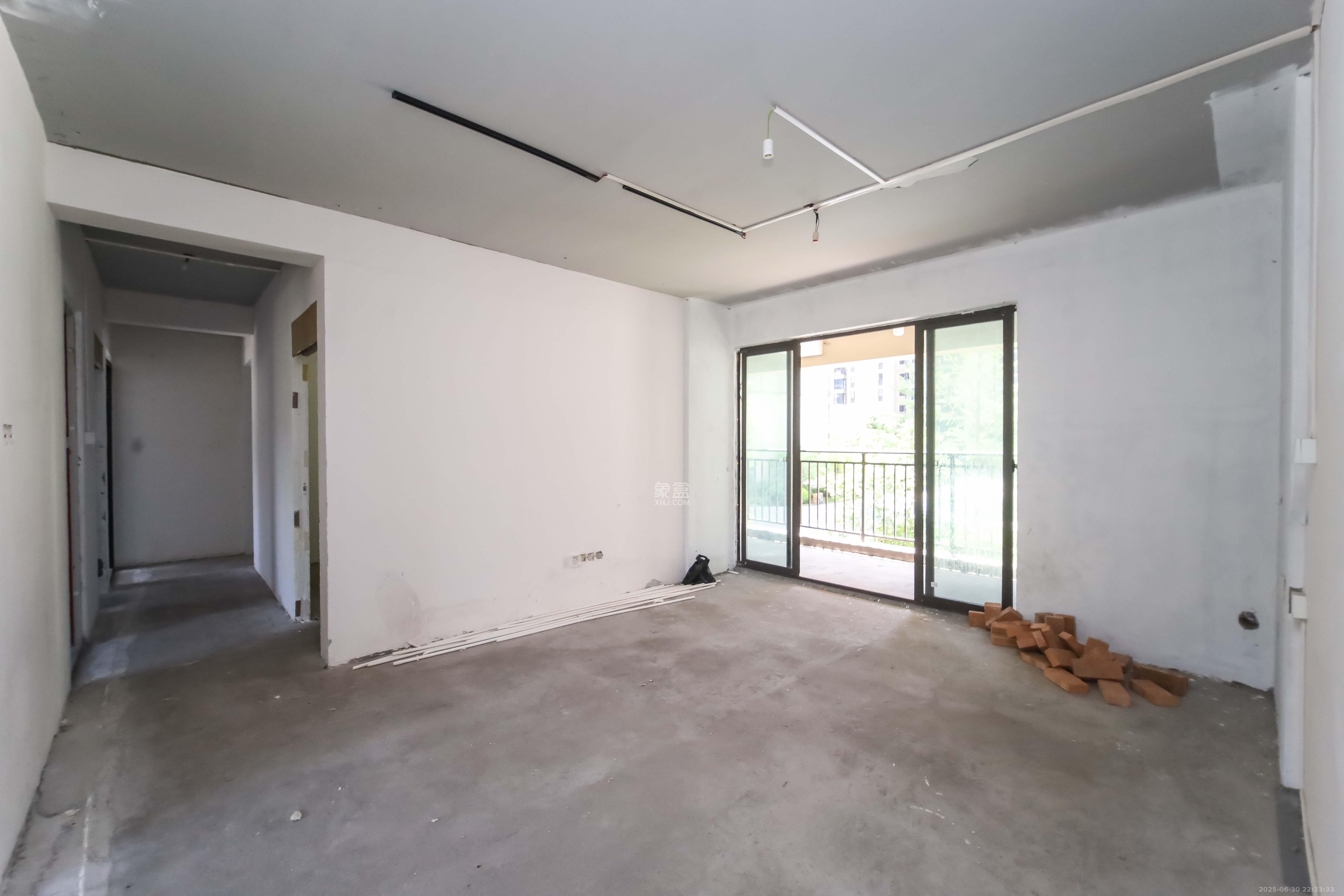 德奥悦东方  4室2厅2卫    148.0万 德奥悦东方  4室2厅2卫    148.0万客厅