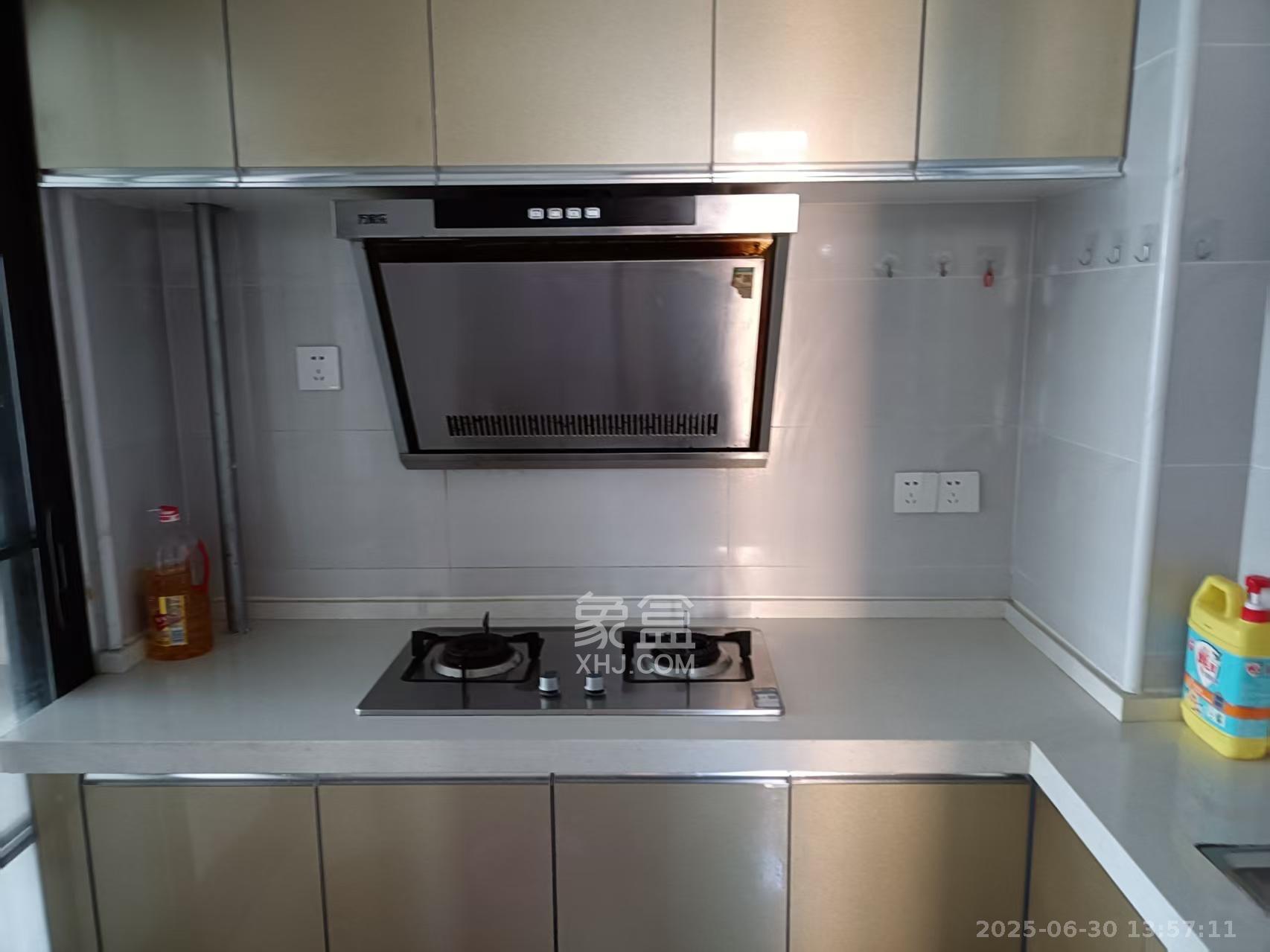 长房云时代  3室2厅1卫   2700.00元/月室内图