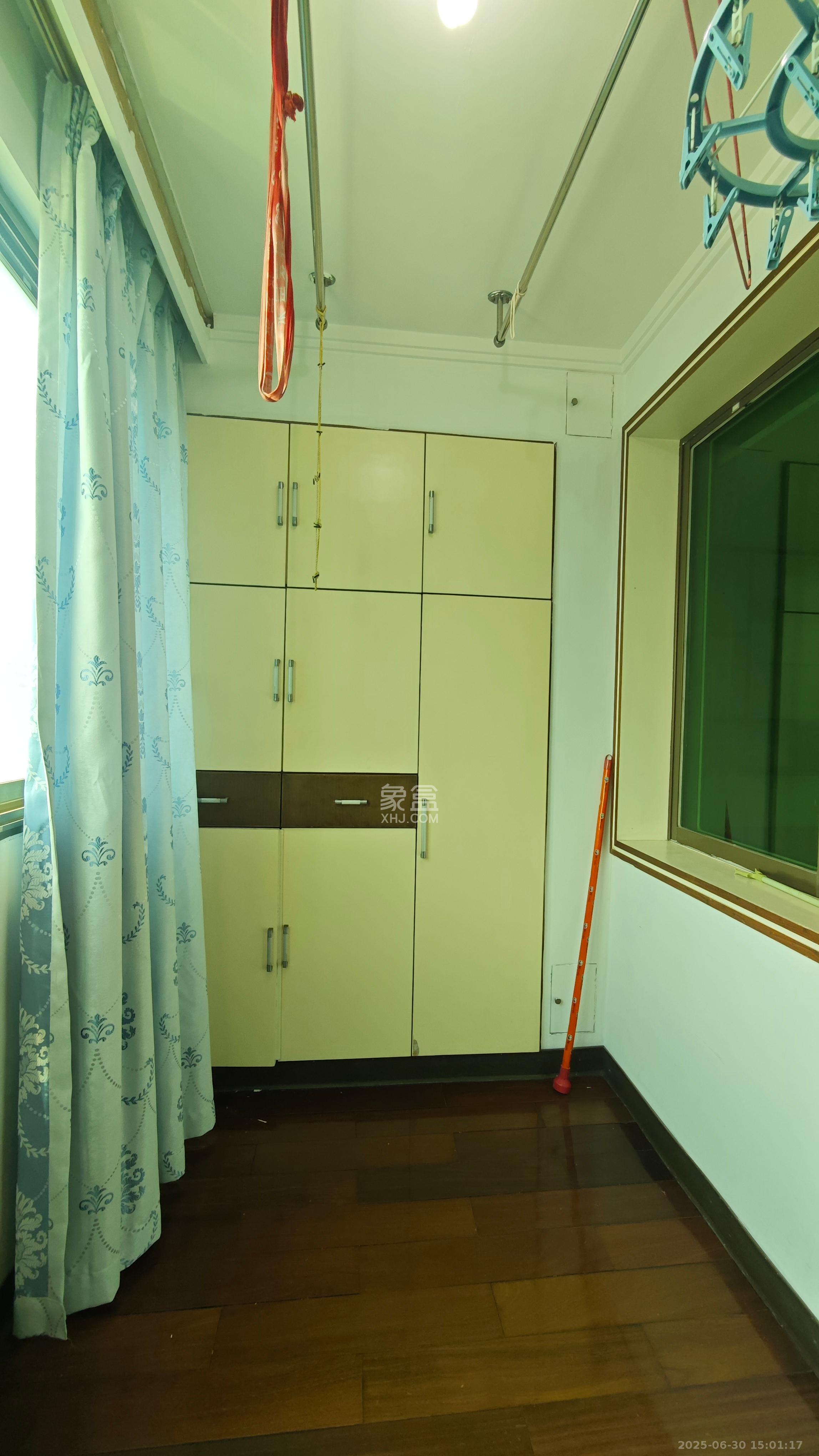 市一医院宿舍 2室2厅2卫 2500.0元/月 市一医院宿舍 2室2厅2卫 2500.0元/月室内图