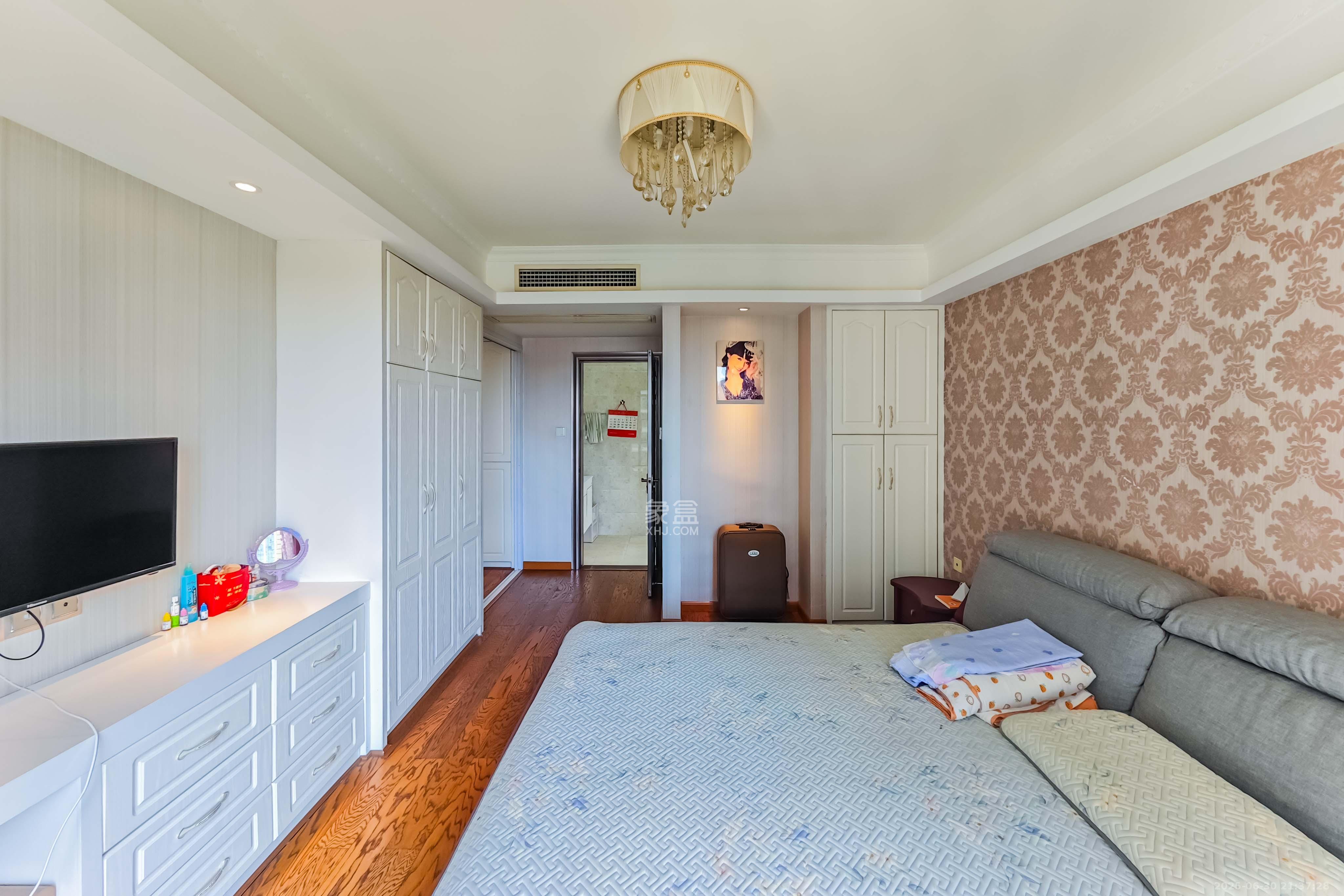 融科东南海  4室2厅2卫    148.0万 融科东南海  4室2厅2卫    148.0万卧室