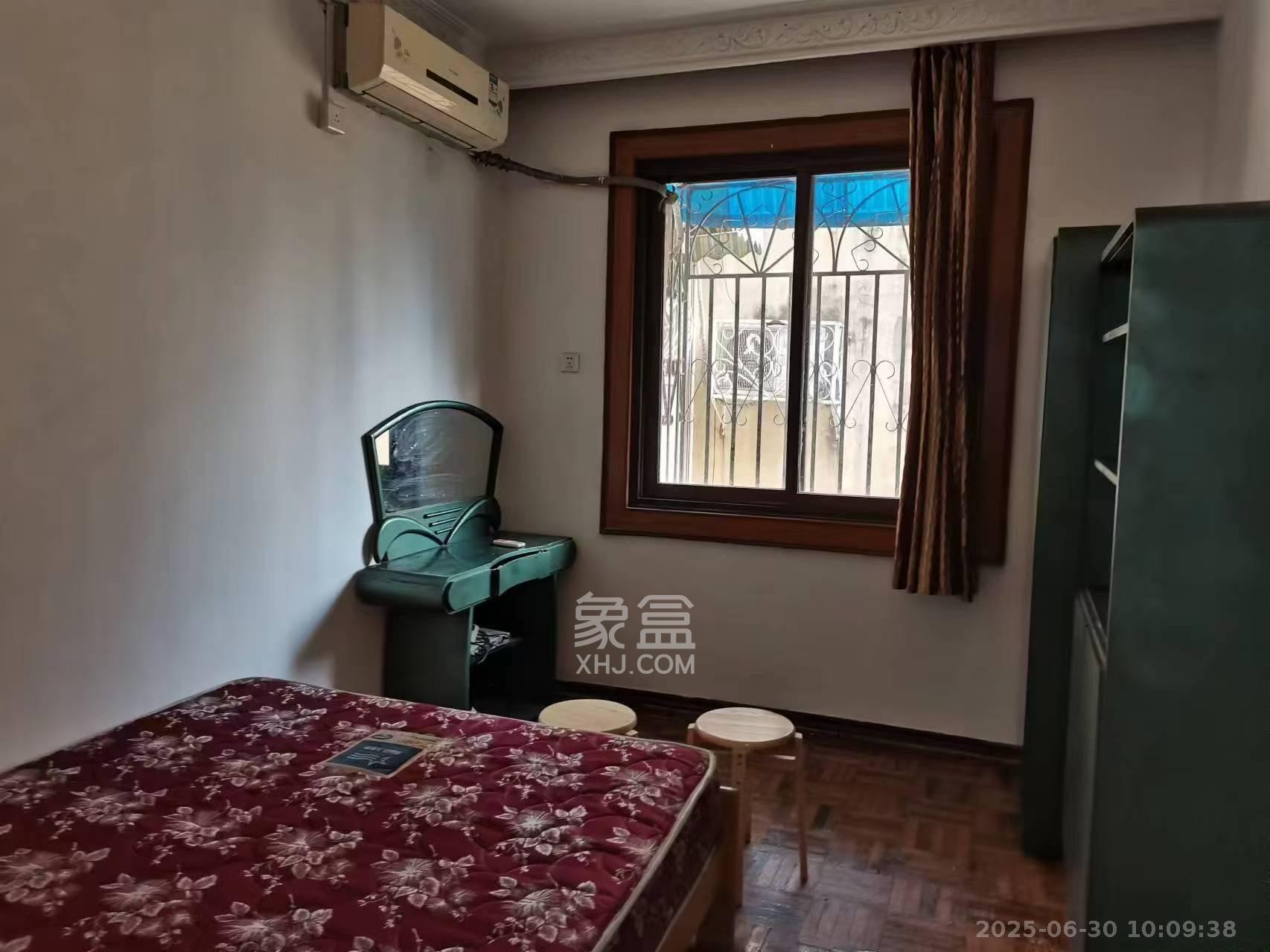 桐荫里社区 2室1厅1卫 1400.0元/月 桐荫里社区 2室1厅1卫 1400.0元/月室内图