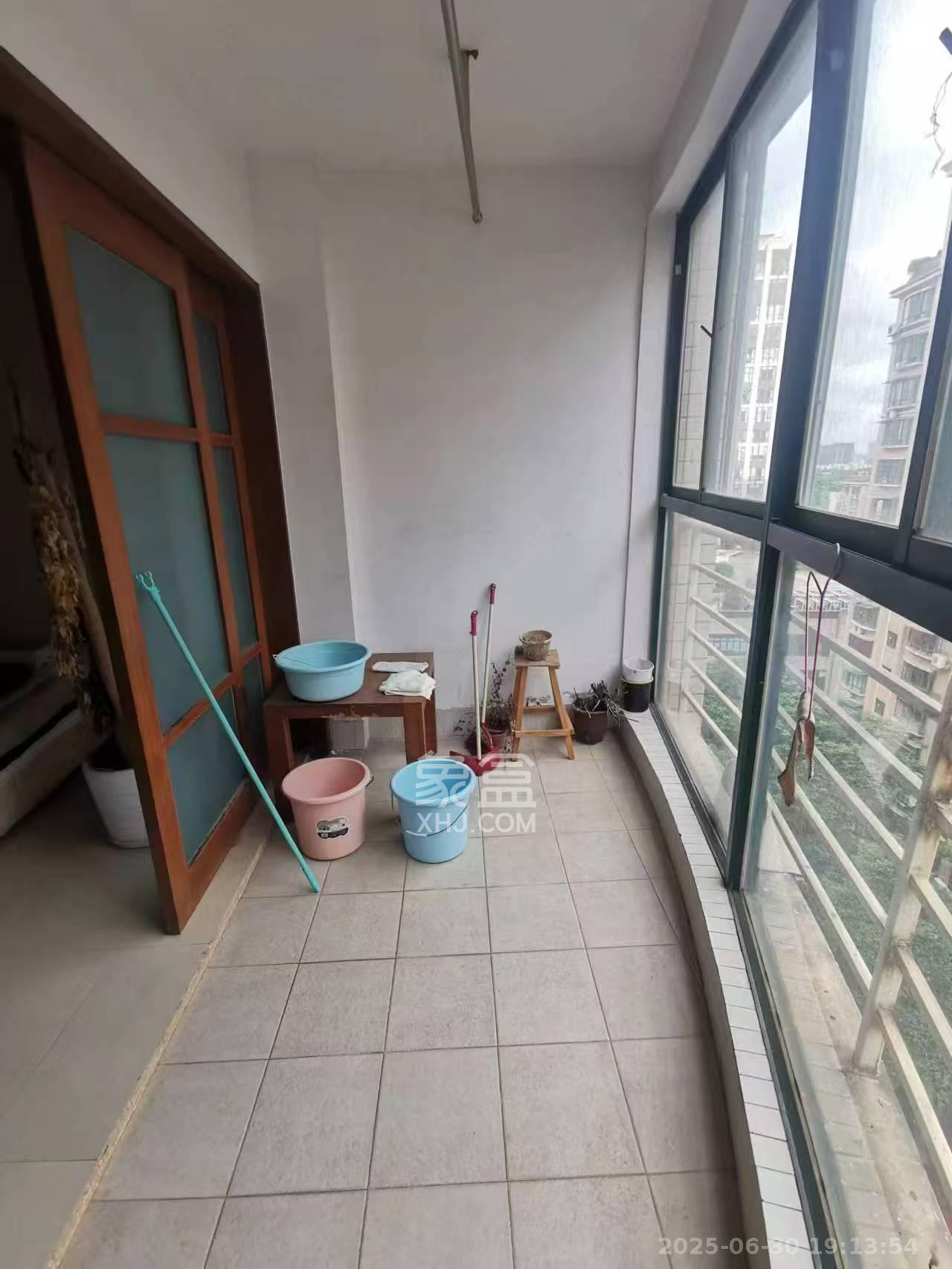 四季阳光花城 2室2厅1卫 3000.0元/月 四季阳光花城 2室2厅1卫 3000.0元/月室内图