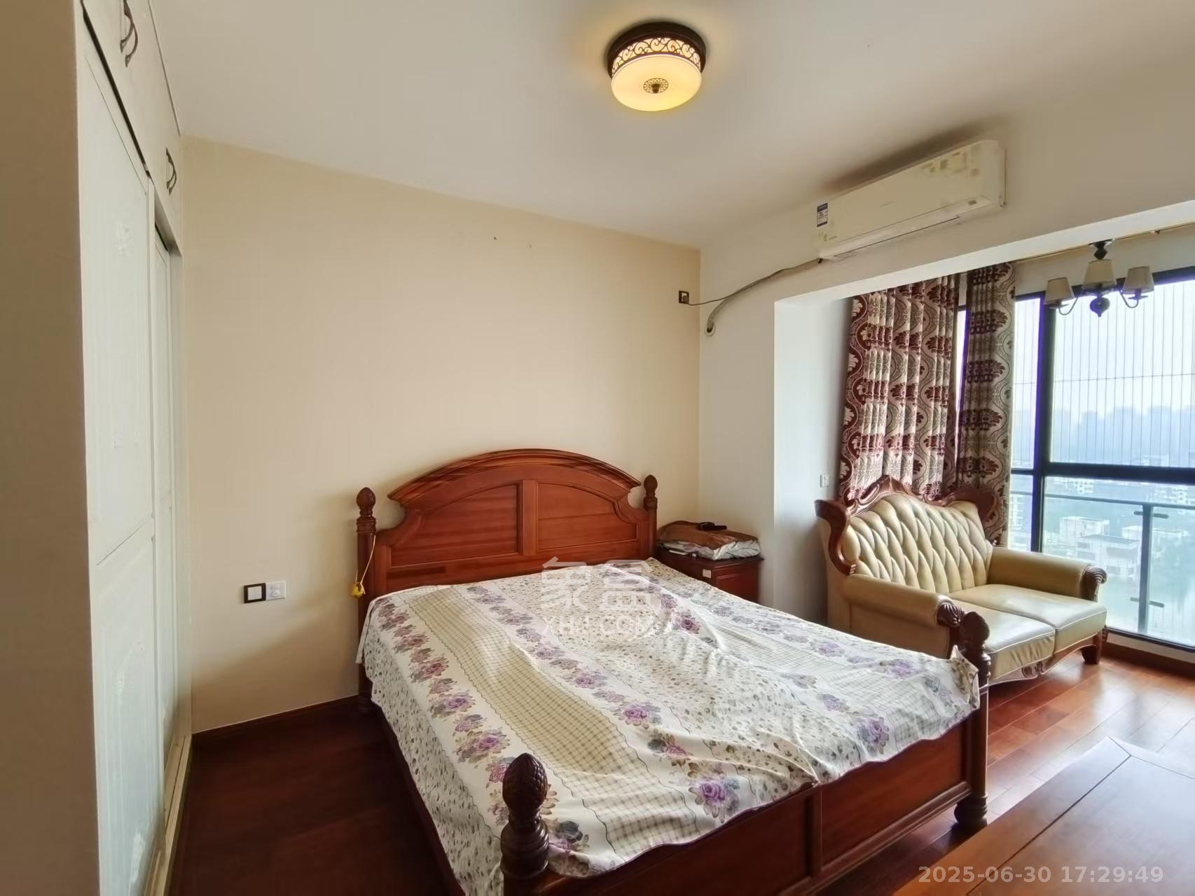 阳光100三期 3室2厅2卫 2900.0元/月 阳光100三期 3室2厅2卫 2900.0元/月室内图