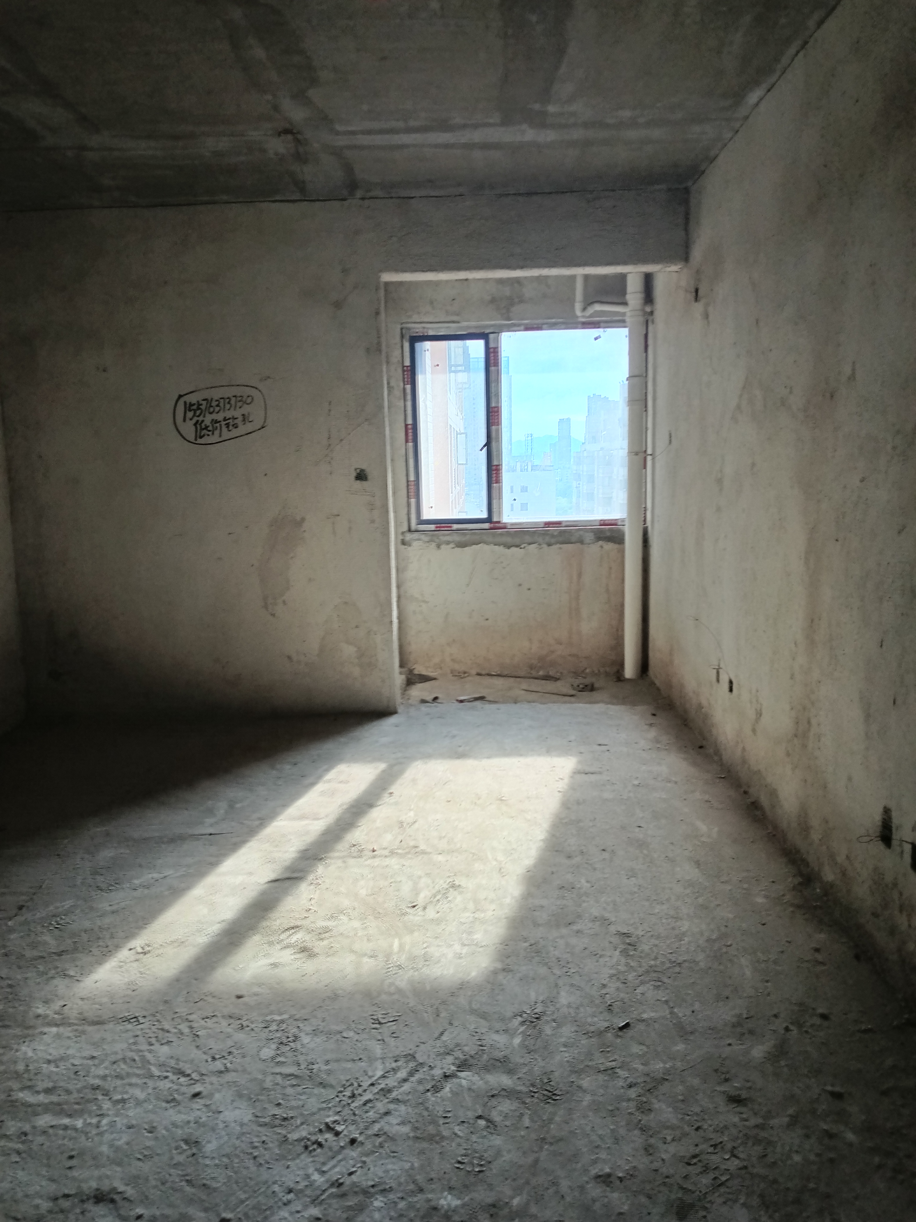 盛世时代广场  1室1厅1卫    22.8万 盛世时代广场  1室1厅1卫    22.8万客厅