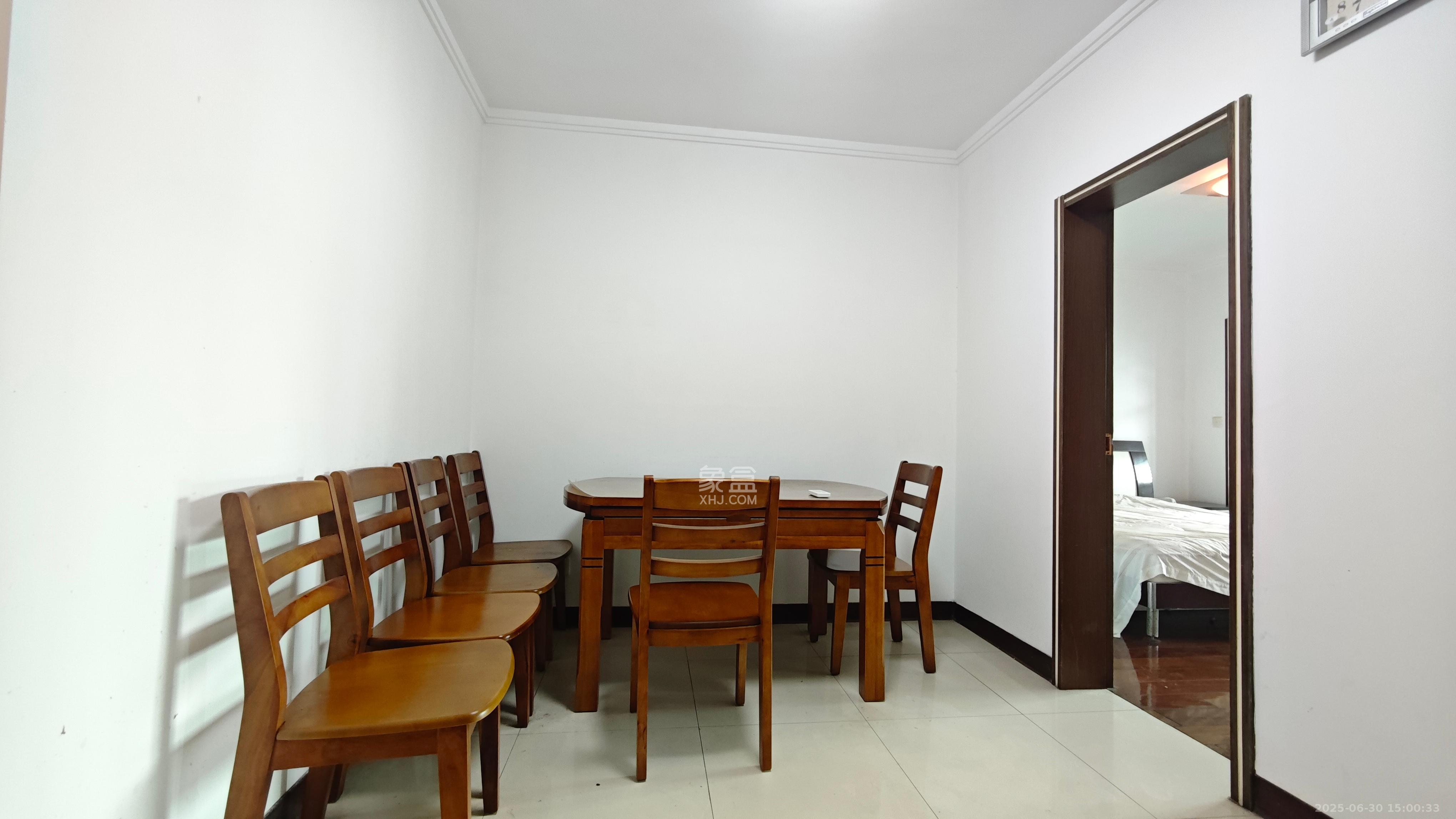 市一医院宿舍 2室2厅2卫 2500.0元/月 市一医院宿舍 2室2厅2卫 2500.0元/月室内图