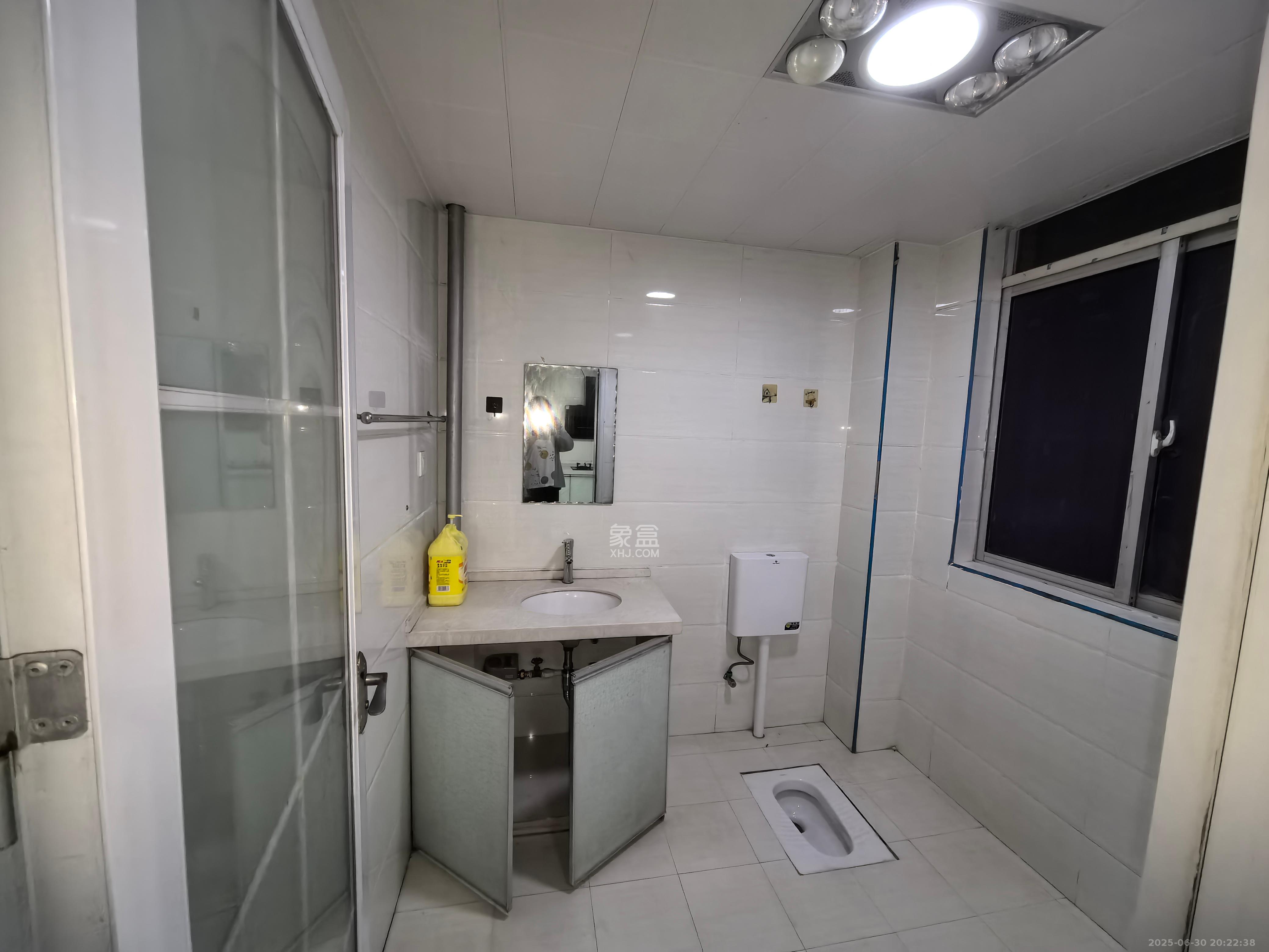 先锋新宇 3室2厅2卫 2200.0元/月 先锋新宇 3室2厅2卫 2200.0元/月室内图