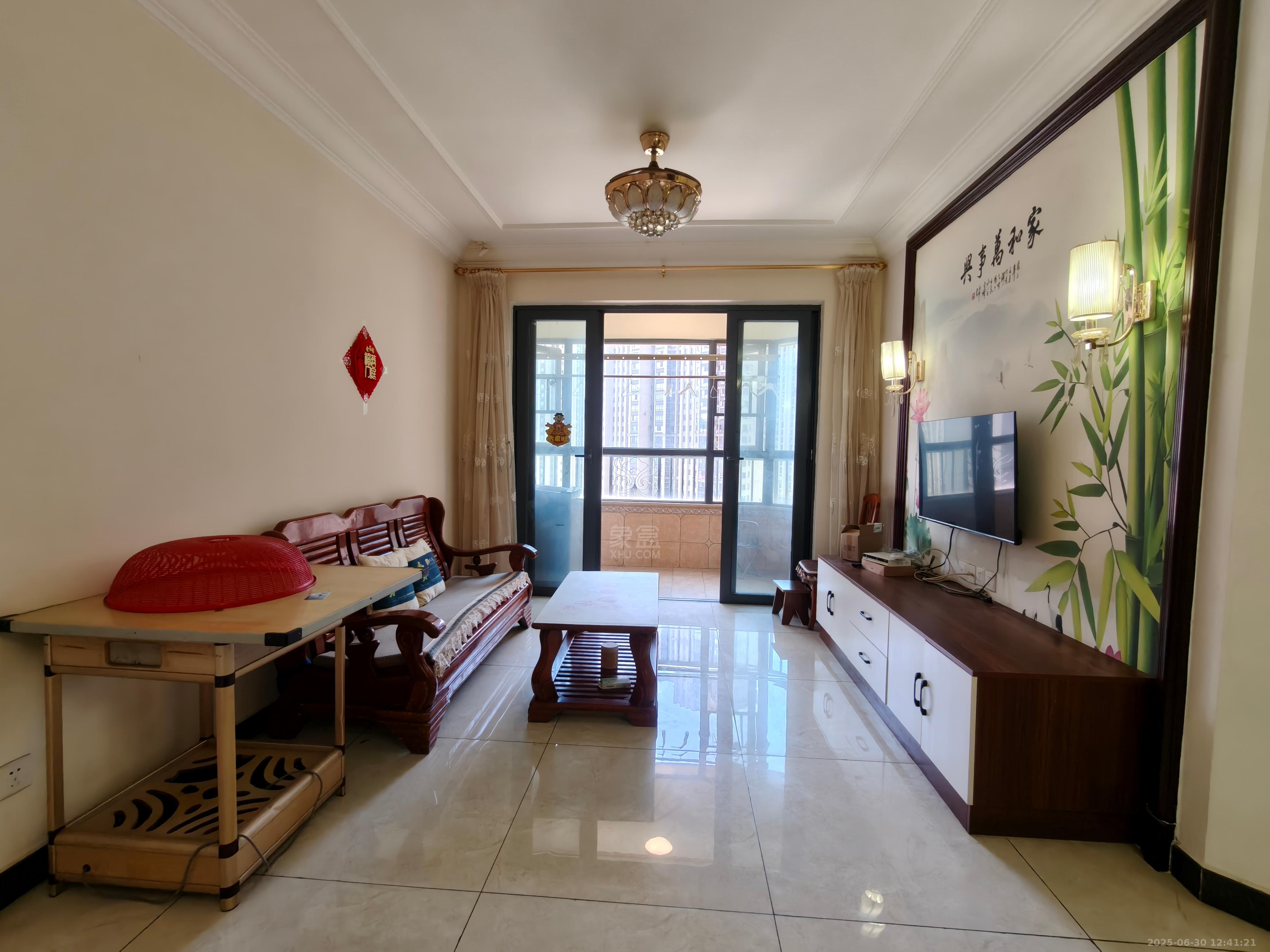 恒大华府 2室2厅1卫 1800.0元/月 恒大华府 2室2厅1卫 1800.0元/月室内图