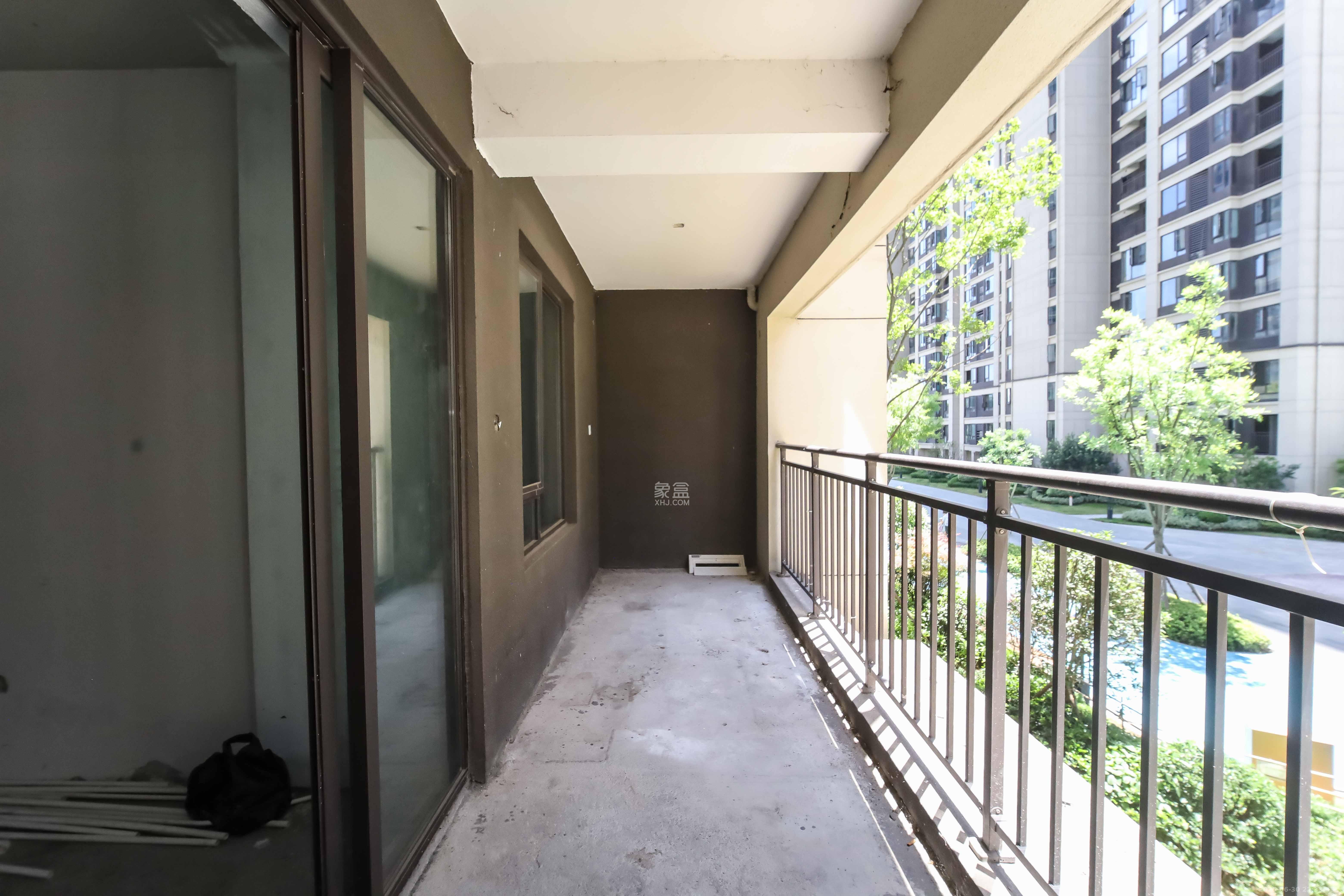 德奥悦东方  4室2厅2卫    148.0万 德奥悦东方  4室2厅2卫    148.0万阳台