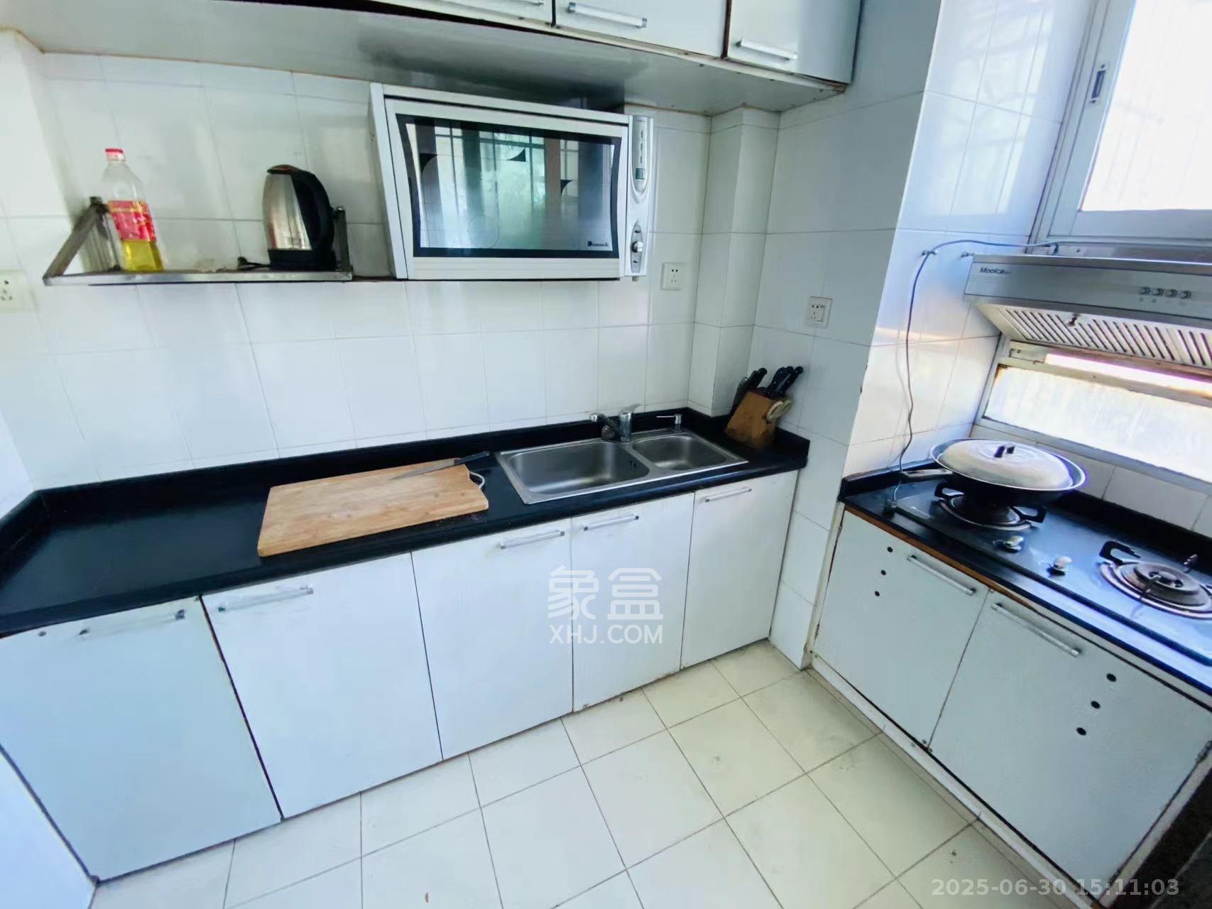 望岳村  3室1厅1卫    1400.0元/月室内图