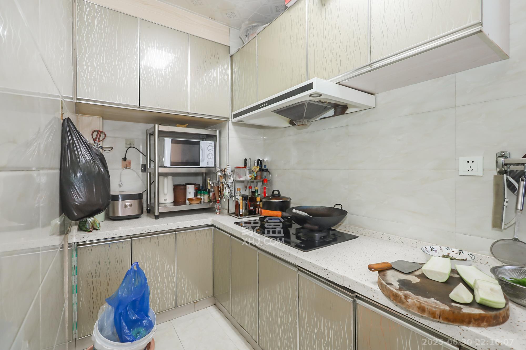 滨江金座 2室2厅1卫 85.0万 滨江金座 2室2厅1卫 85.0万厨房