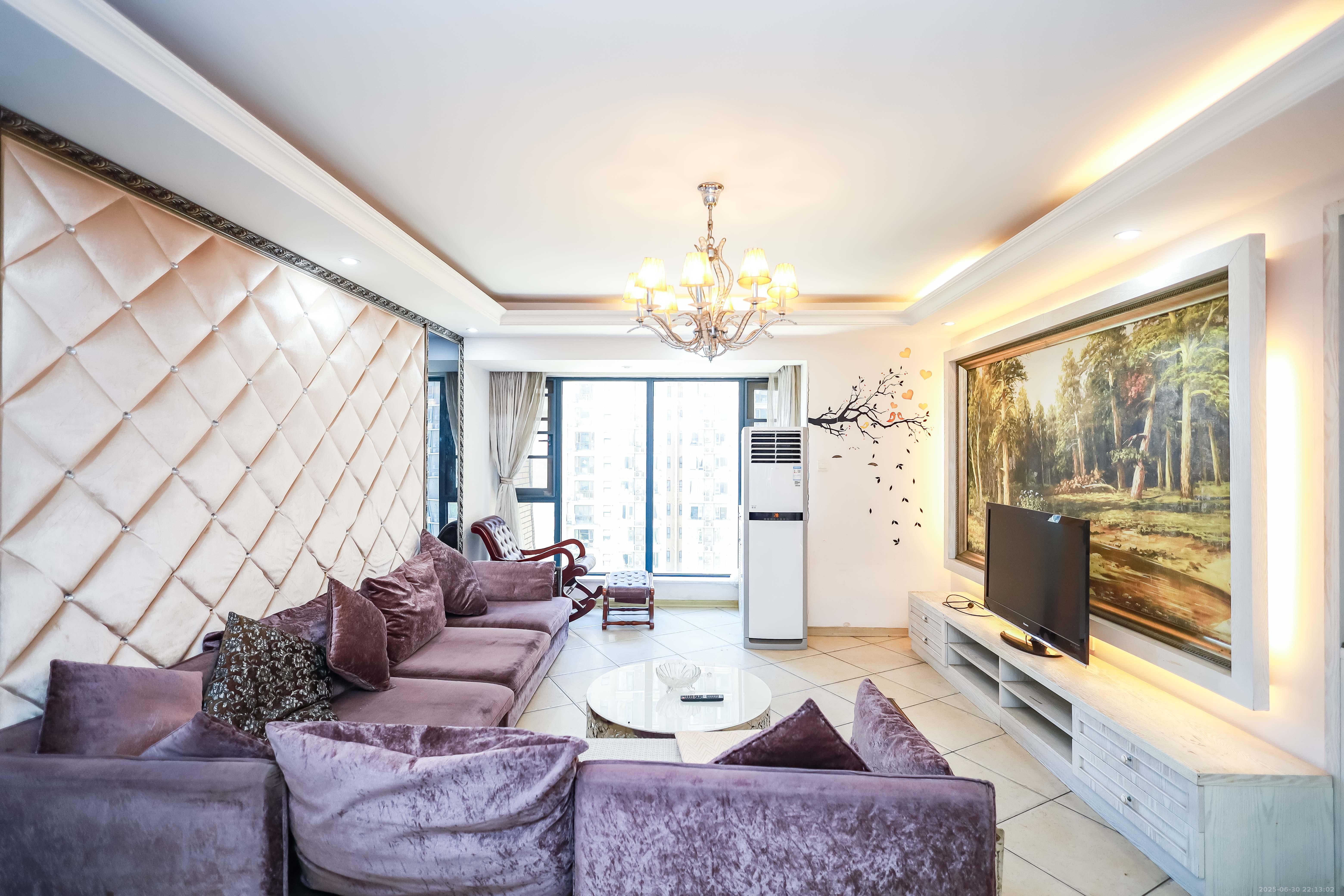 北京御园一二期(国泰嘉园) 3室2厅2卫 185.0万 北京御园一二期(国泰嘉园) 3室2厅2卫 185.0万客厅