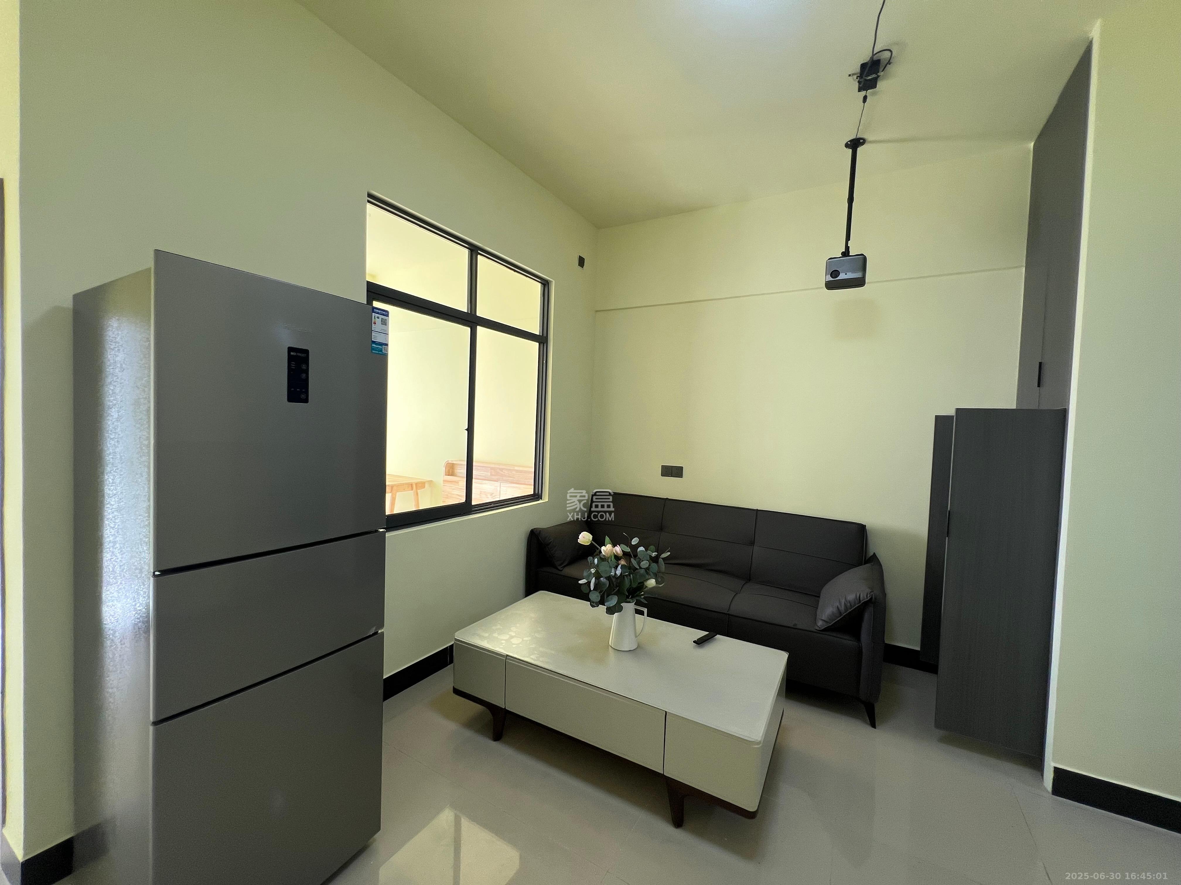 香槟小镇(香槟花苑) 1室1厅1卫 1500.0元/月 香槟小镇(香槟花苑) 1室1厅1卫 1500.0元/月室内图