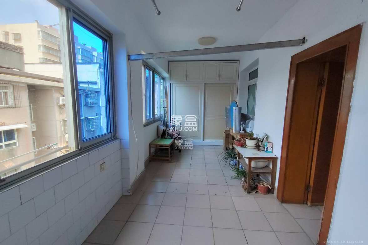 省文化厅宿舍(文物局)/湖南省书法院  2室2厅1卫    1900.0元/月 省文化厅宿舍(文物局)/湖南省书法院  2室2厅1卫    1900.0元/月室内图