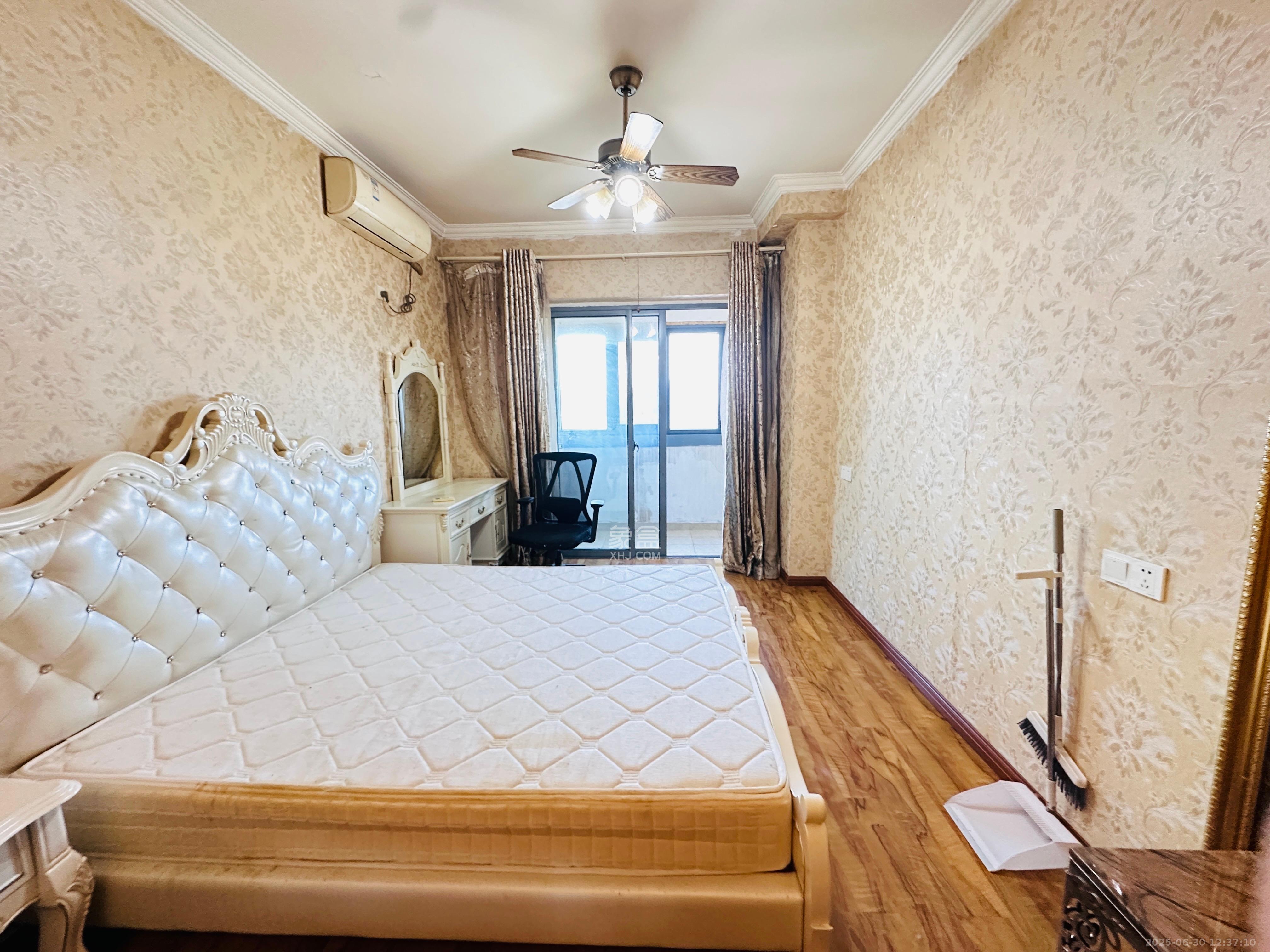 东怡外国(南湖一号) 1室1厅1卫 2500.0元/月 东怡外国(南湖一号) 1室1厅1卫 2500.0元/月室内图