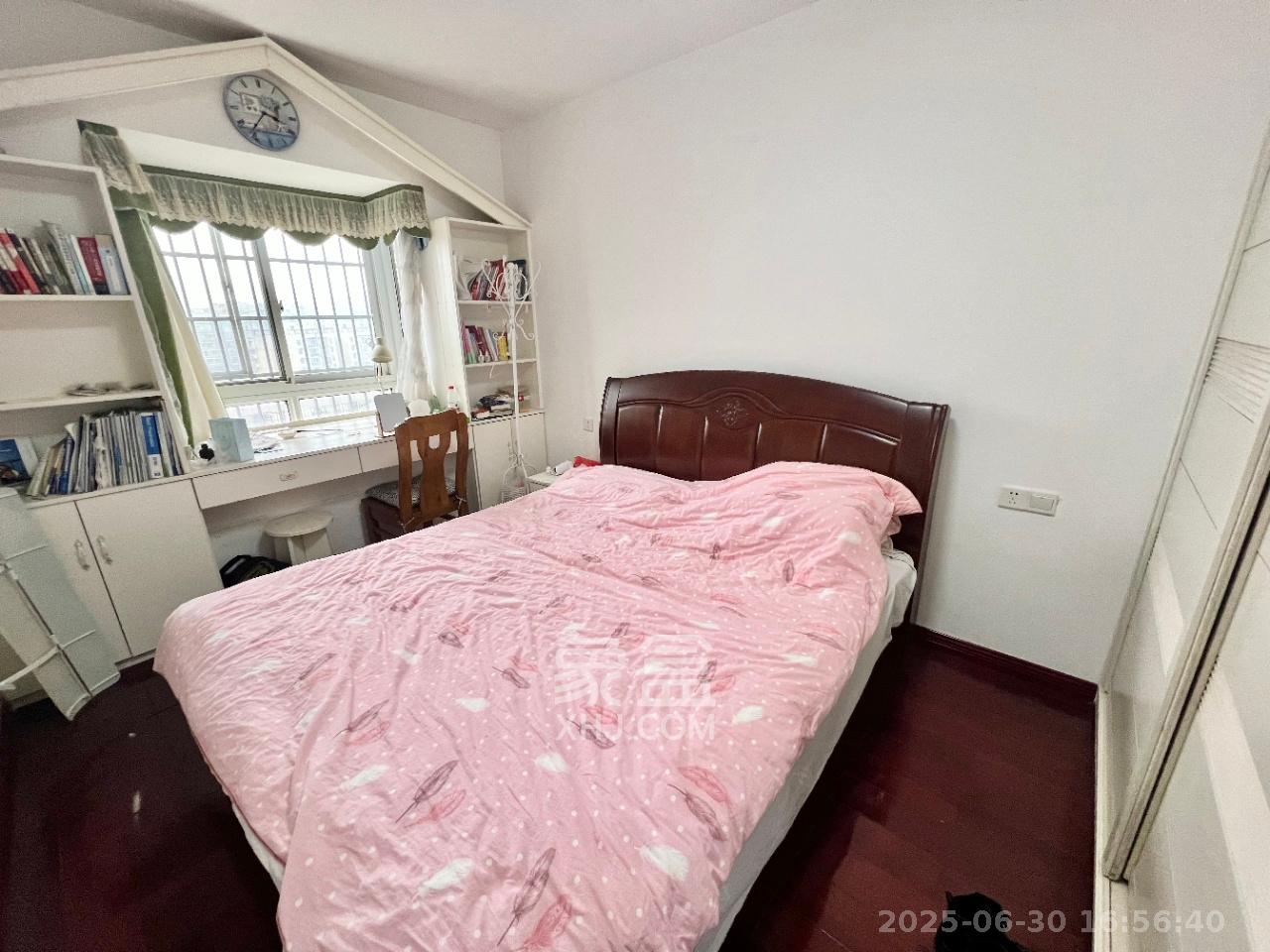 清政园(青政家园) 3室2厅2卫 2400.0元/月 清政园(青政家园) 3室2厅2卫 2400.0元/月室内图