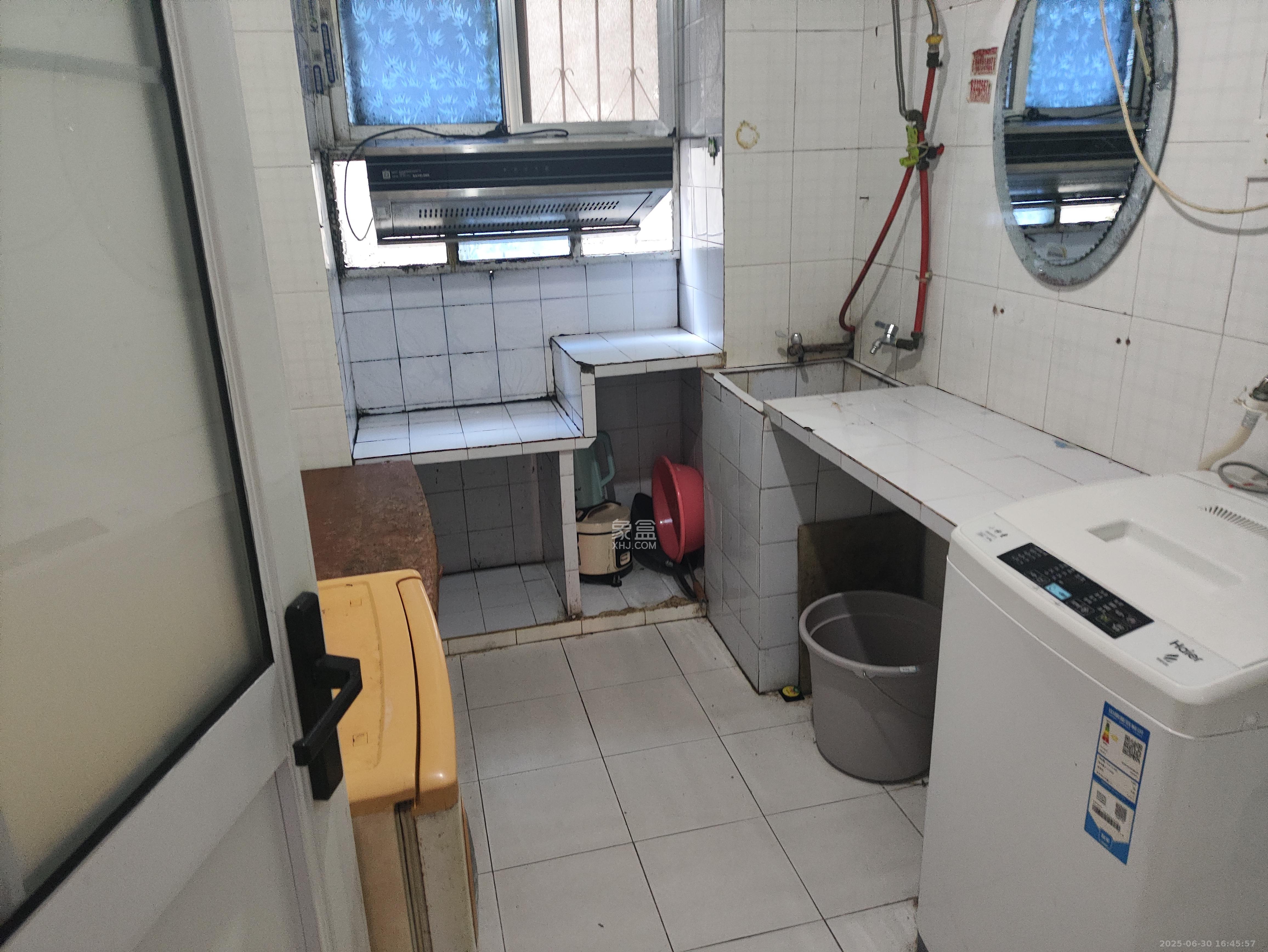 桐荫里社区 1室1厅1卫 1100.0元/月 桐荫里社区 1室1厅1卫 1100.0元/月室内图