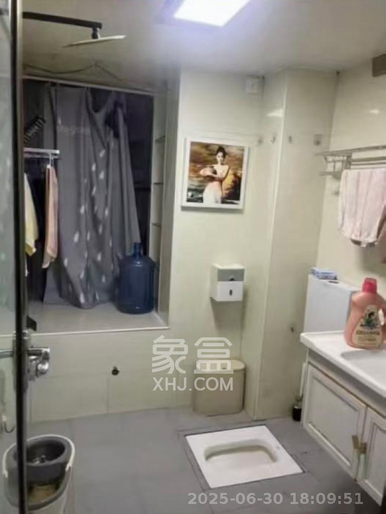 上海城小区 2室2厅1卫 2500.0元/月 上海城小区 2室2厅1卫 2500.0元/月室内图