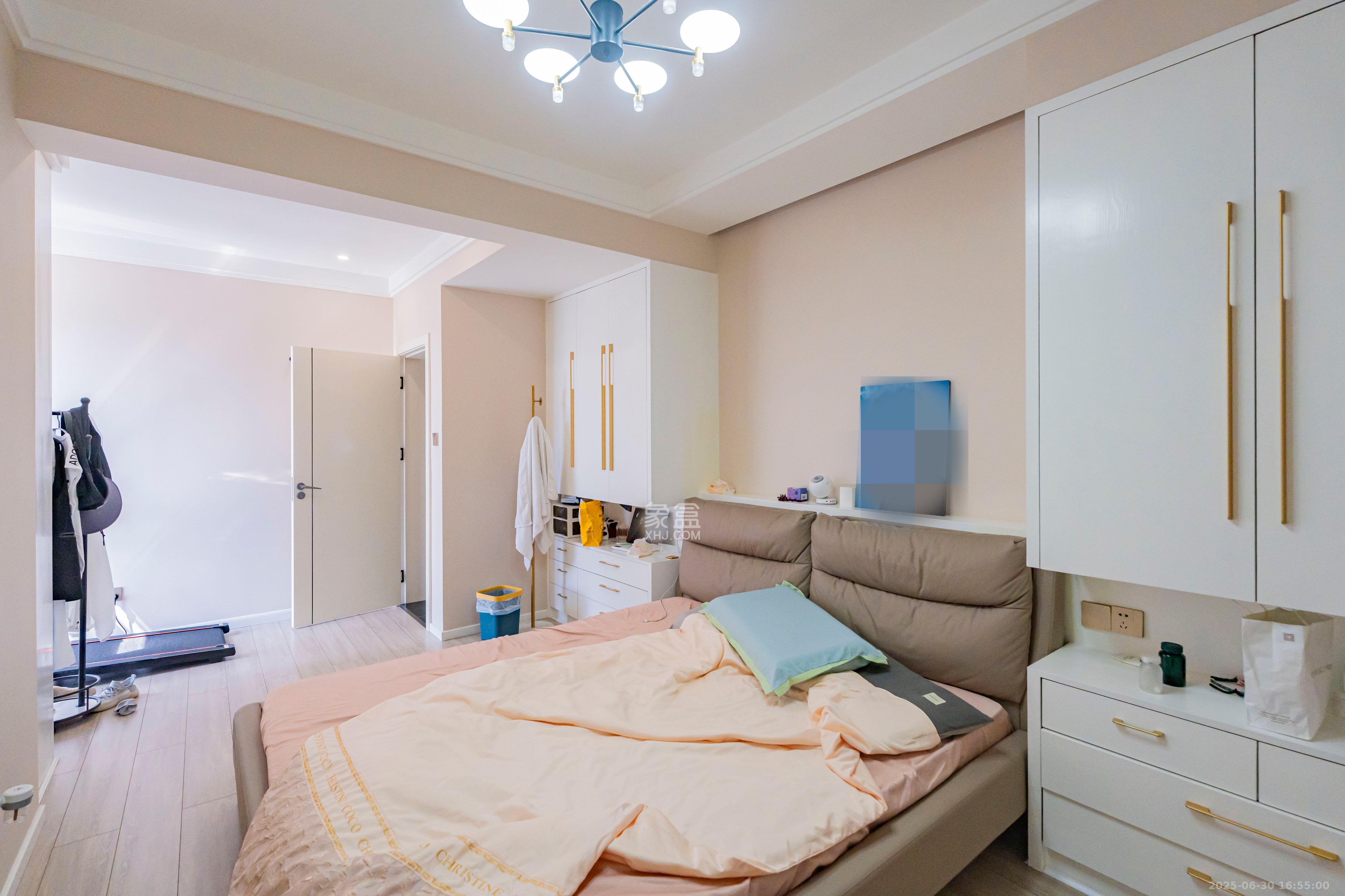 上园商住小区  3室2厅1卫    110.0万卧室