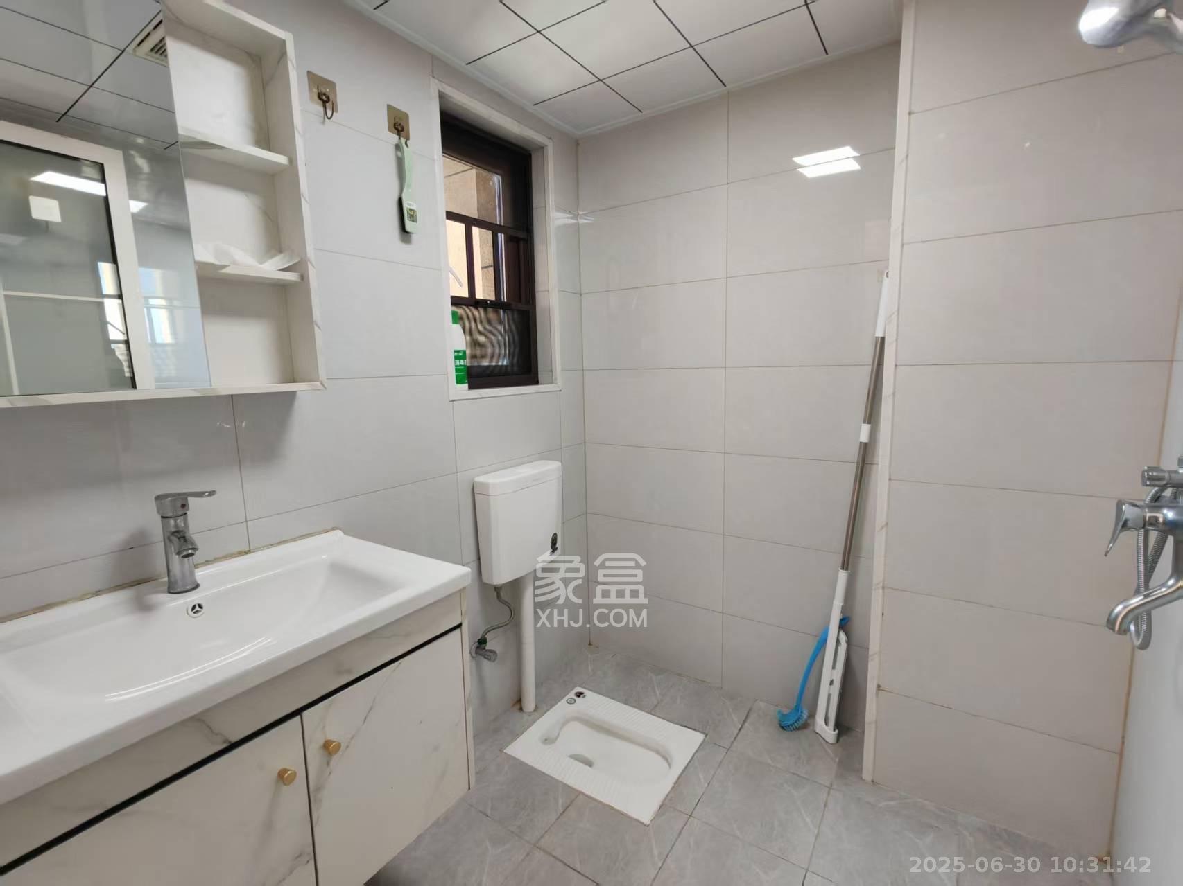 东方美地  3室2厅1卫    2600.0元/月室内图