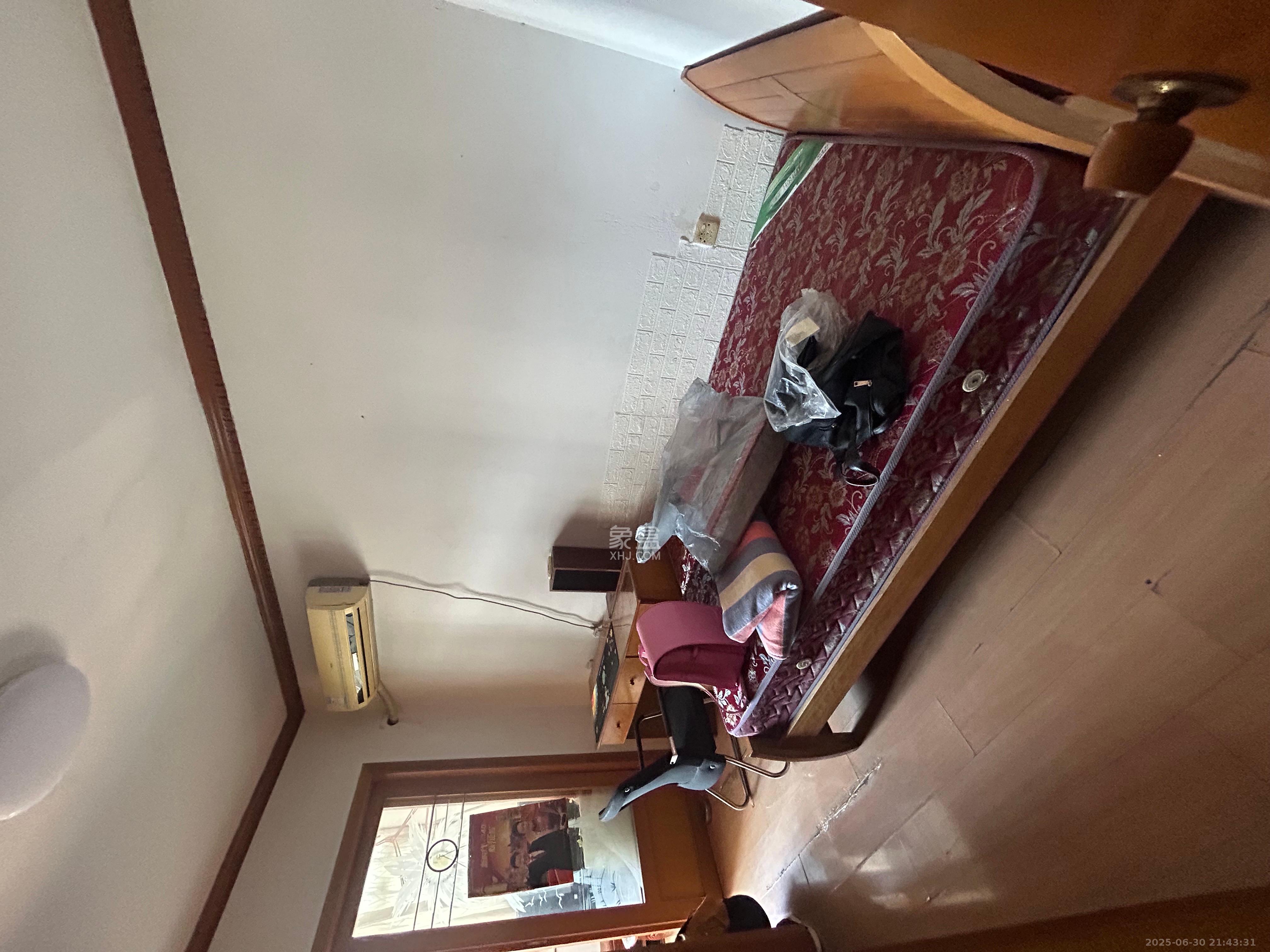 长铁高层  1室0厅0卫   2100.00元/月室内图