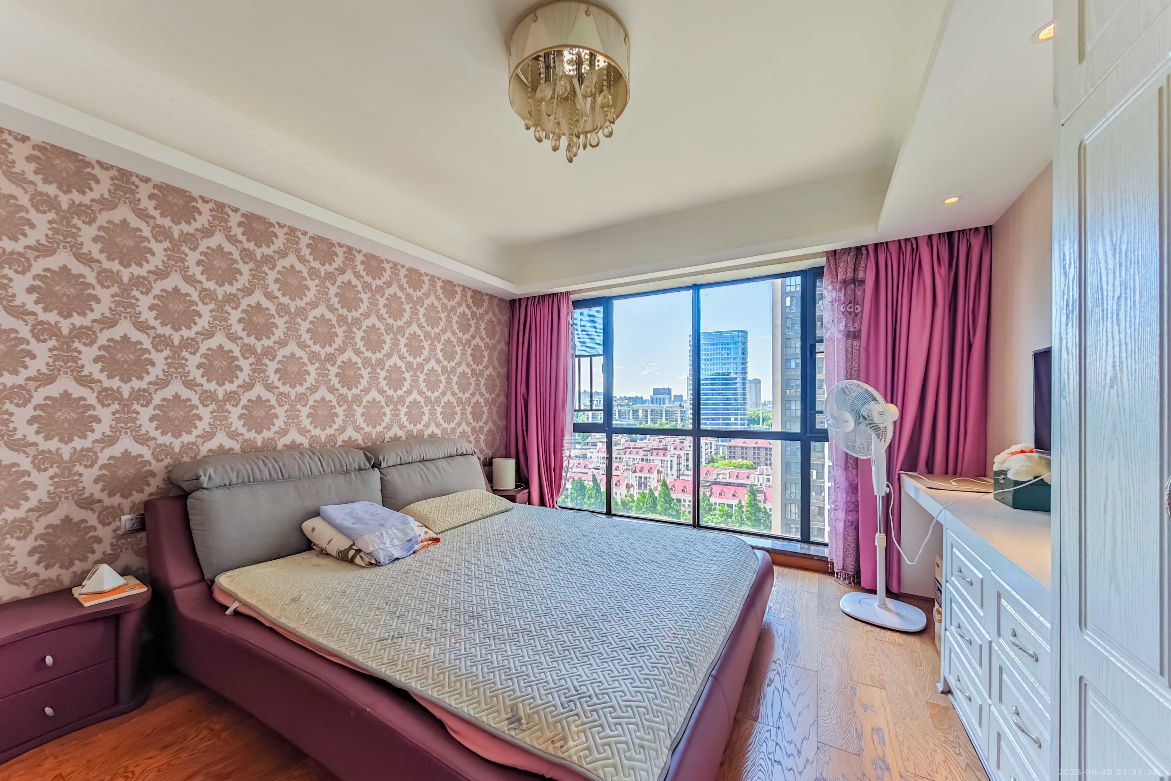 融科东南海  4室2厅2卫    148.0万 融科东南海  4室2厅2卫    148.0万卧室