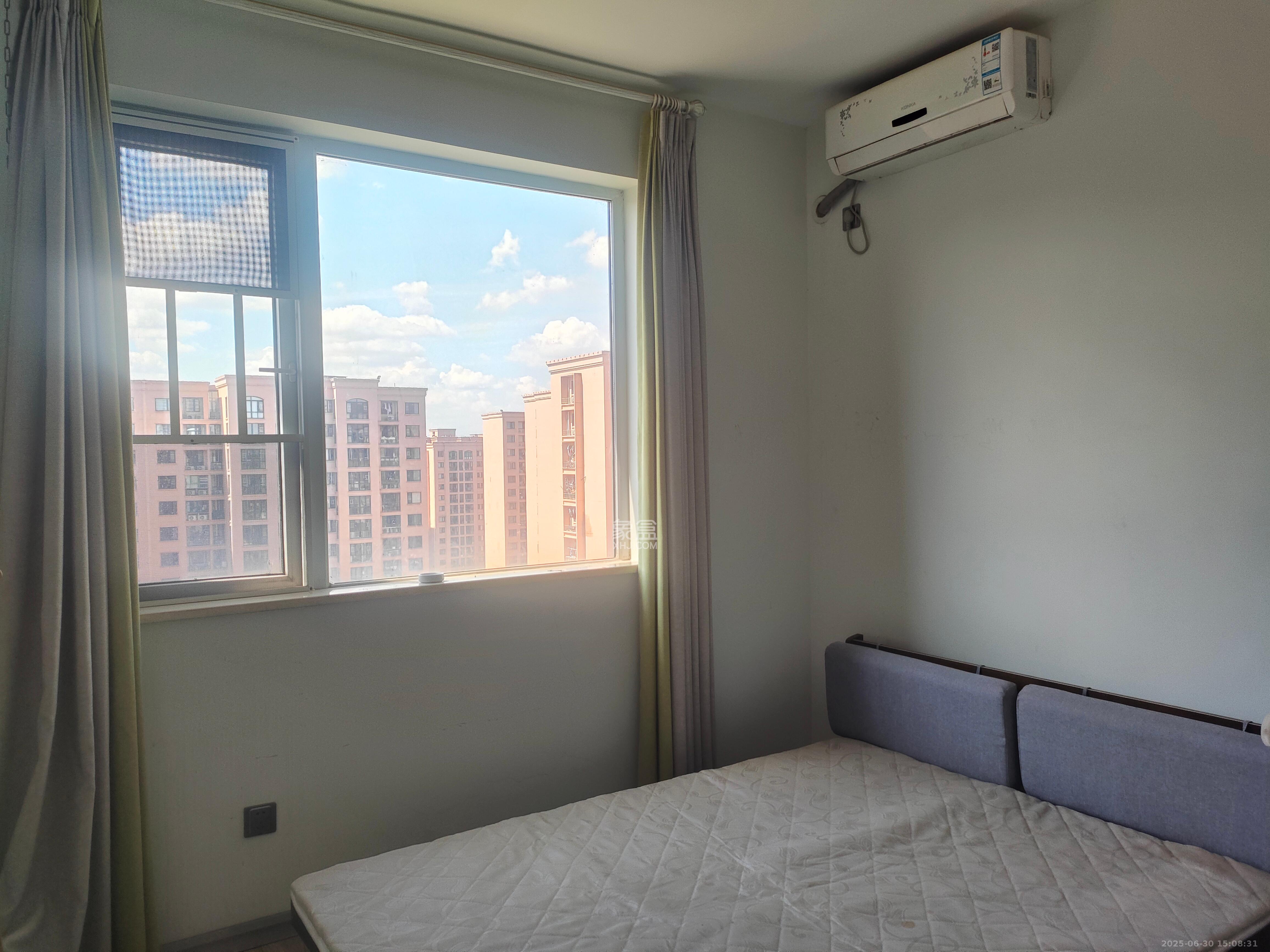 丽发新城 3室2厅1卫 1700.0元/月 丽发新城 3室2厅1卫 1700.0元/月室内图