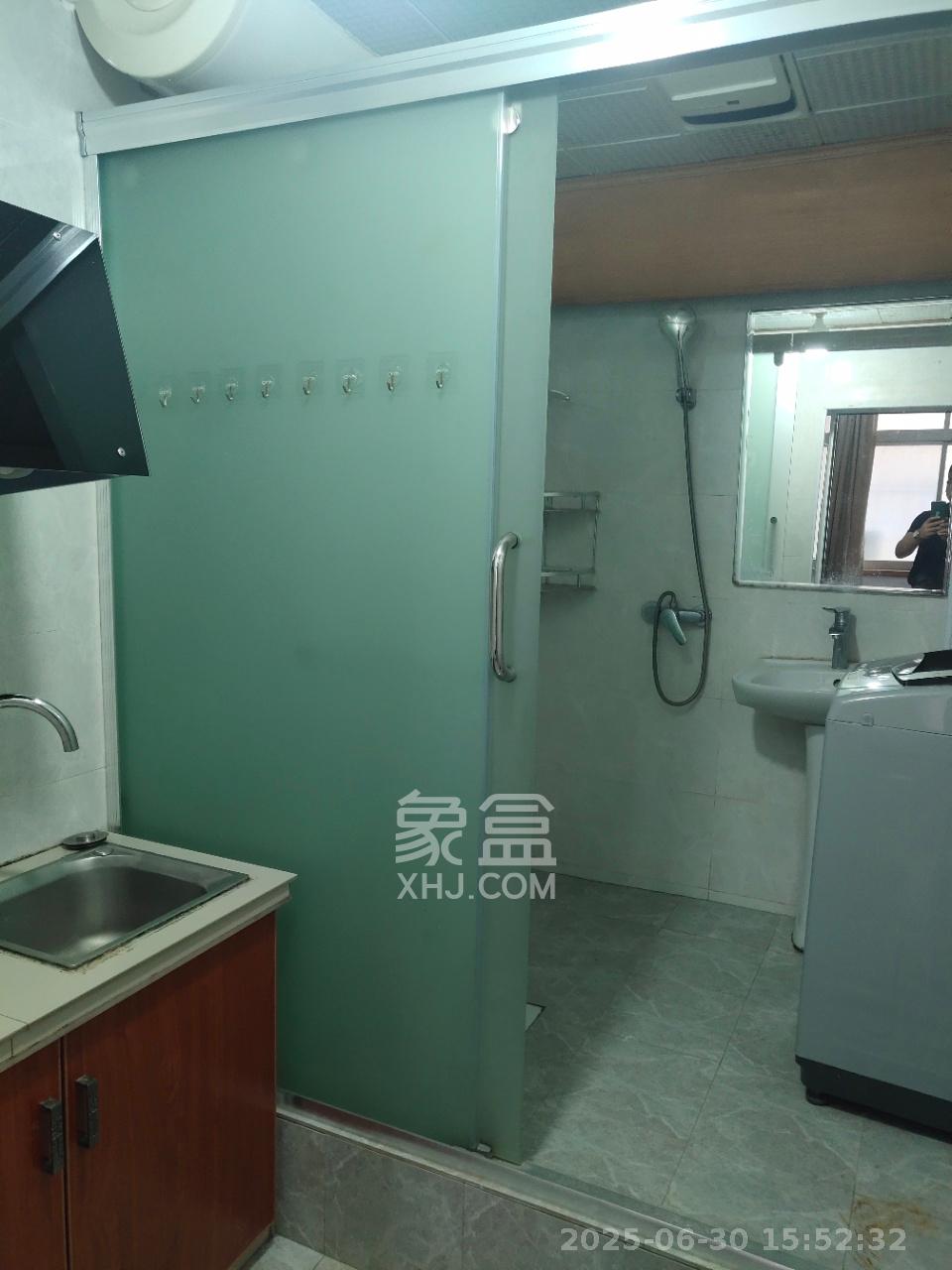 桔园小区1-8片 4室2厅2卫 3200.0元/月 桔园小区1-8片 4室2厅2卫 3200.0元/月室内图