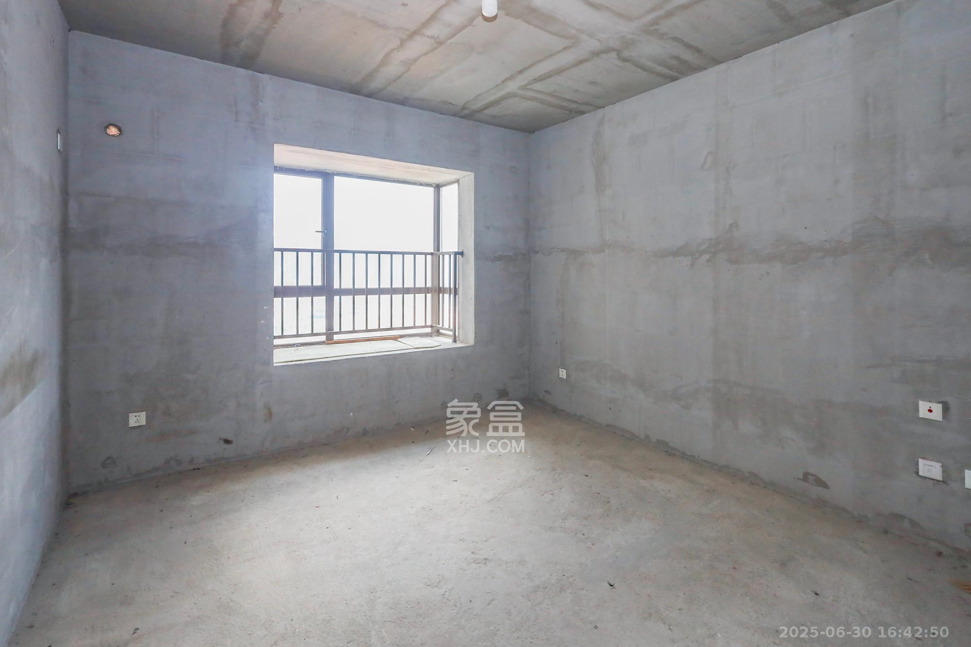 芙蓉别墅山庄(嘉湘华庭) 3室2厅2卫 137.0万 芙蓉别墅山庄(嘉湘华庭) 3室2厅2卫 137.0万卧室