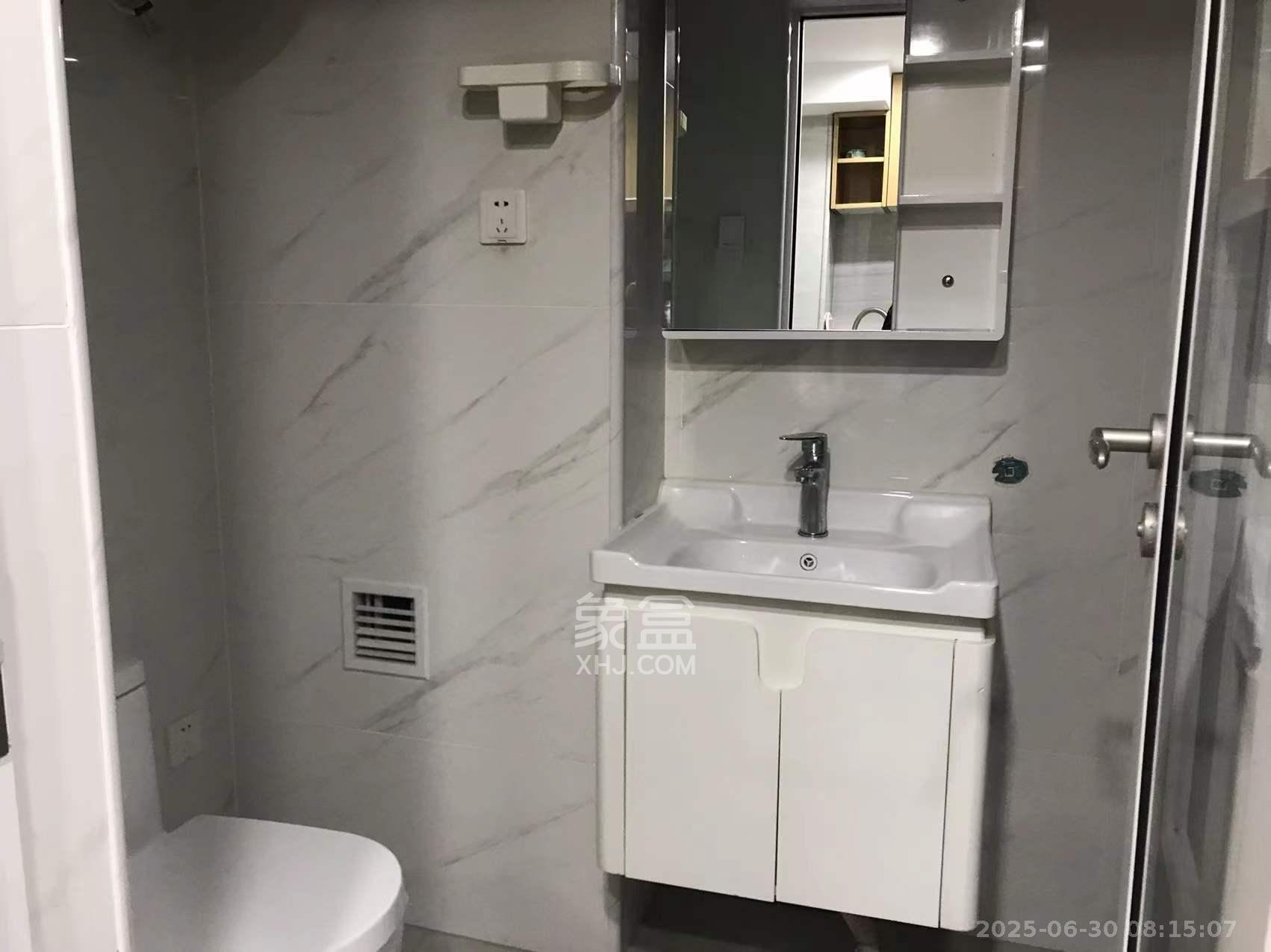 东盈商业广场(华泉城市广场) 1室1厅1卫 2280.0元/月 东盈商业广场(华泉城市广场) 1室1厅1卫 2280.0元/月室内图