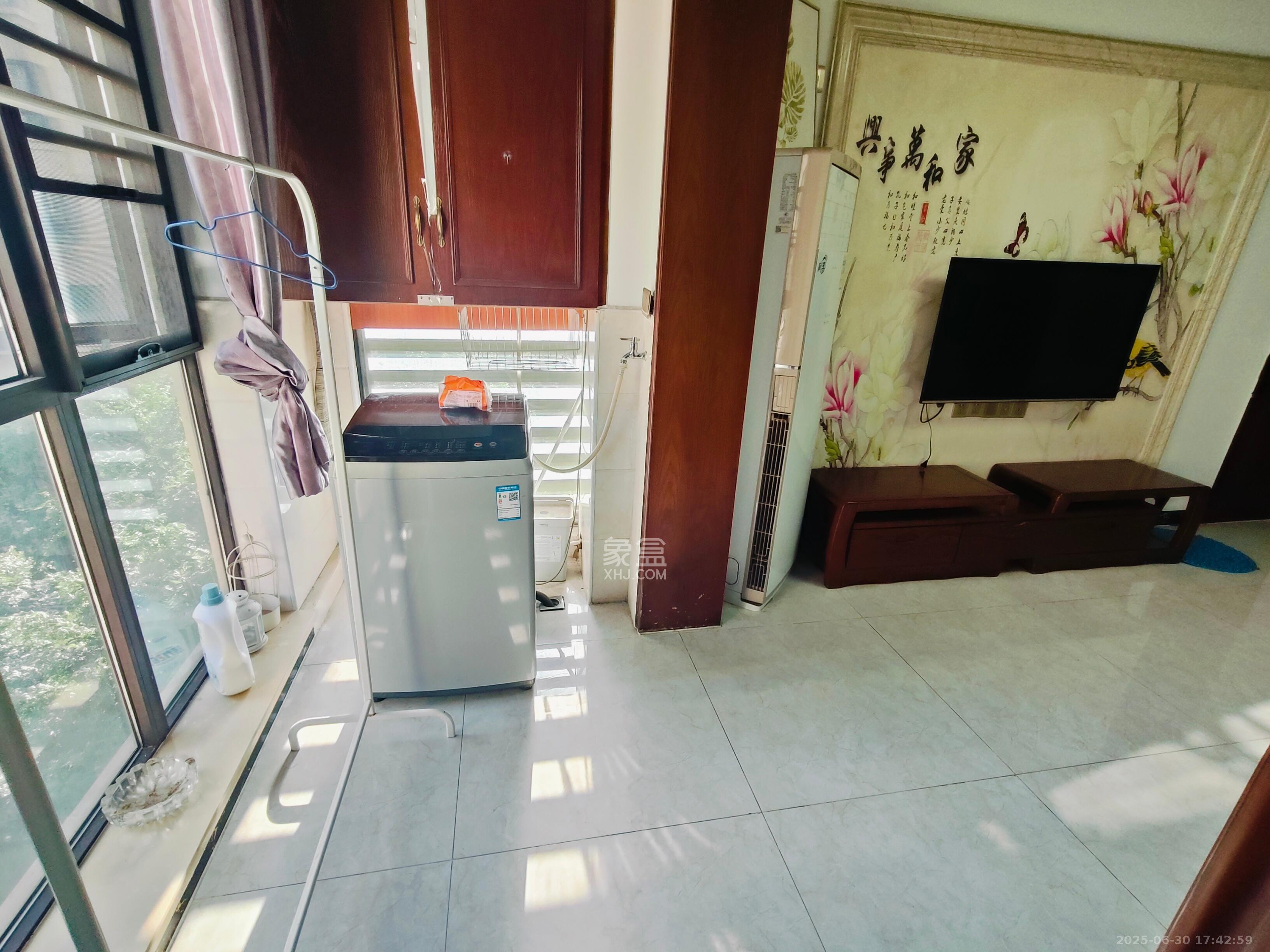 金科时代中心  3室2厅1卫   2200.00元/月室内图
