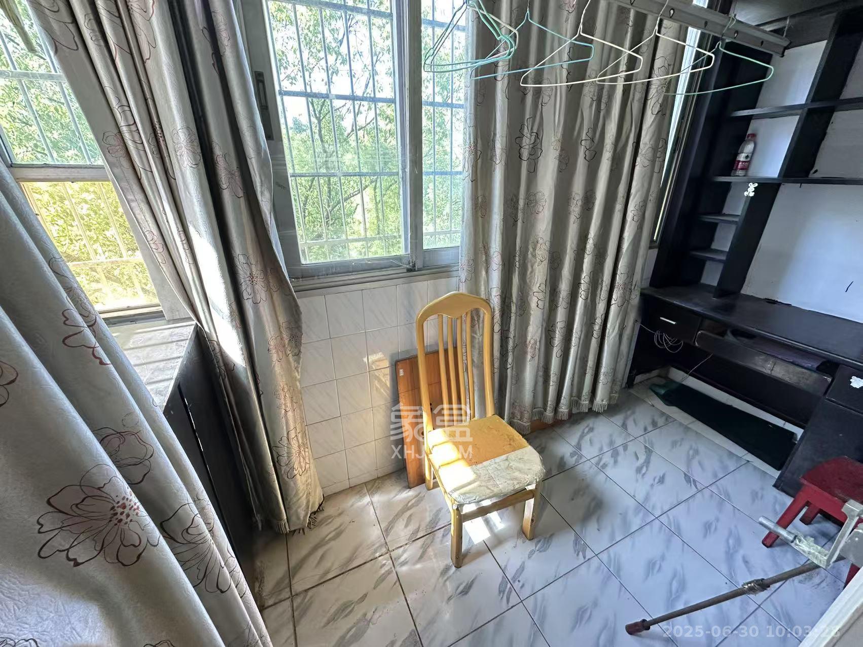 长沙市自来水有限公司金盆岭住宅区(赤岭路4号) 2室1厅1卫 1200.0元/月 长沙市自来水有限公司金盆岭住宅区(赤岭路4号) 2室1厅1卫 1200.0元/月室内图