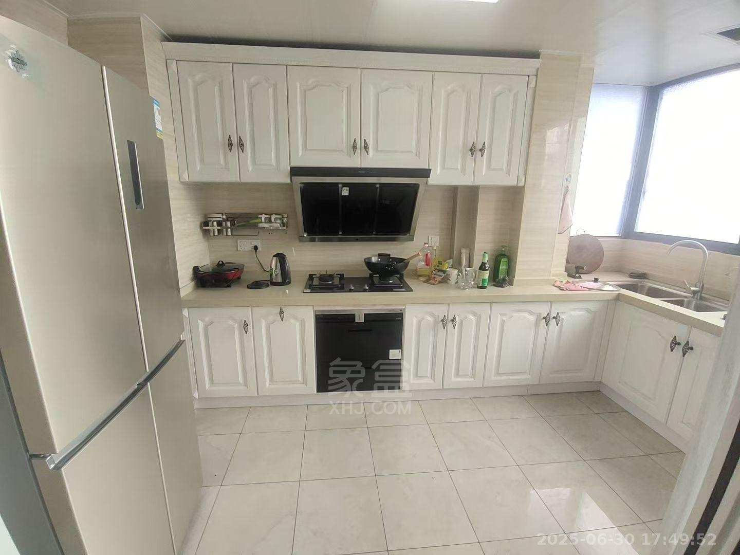 丽景滨江 4室2厅2卫 3800.00元/月 丽景滨江 4室2厅2卫 3800.00元/月室内图