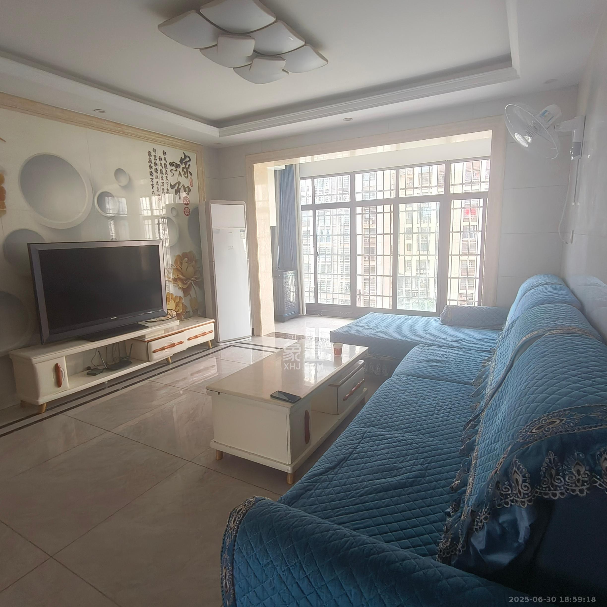 桥头家苑一期 4室2厅2卫 2400.0元/月 桥头家苑一期 4室2厅2卫 2400.0元/月室内图