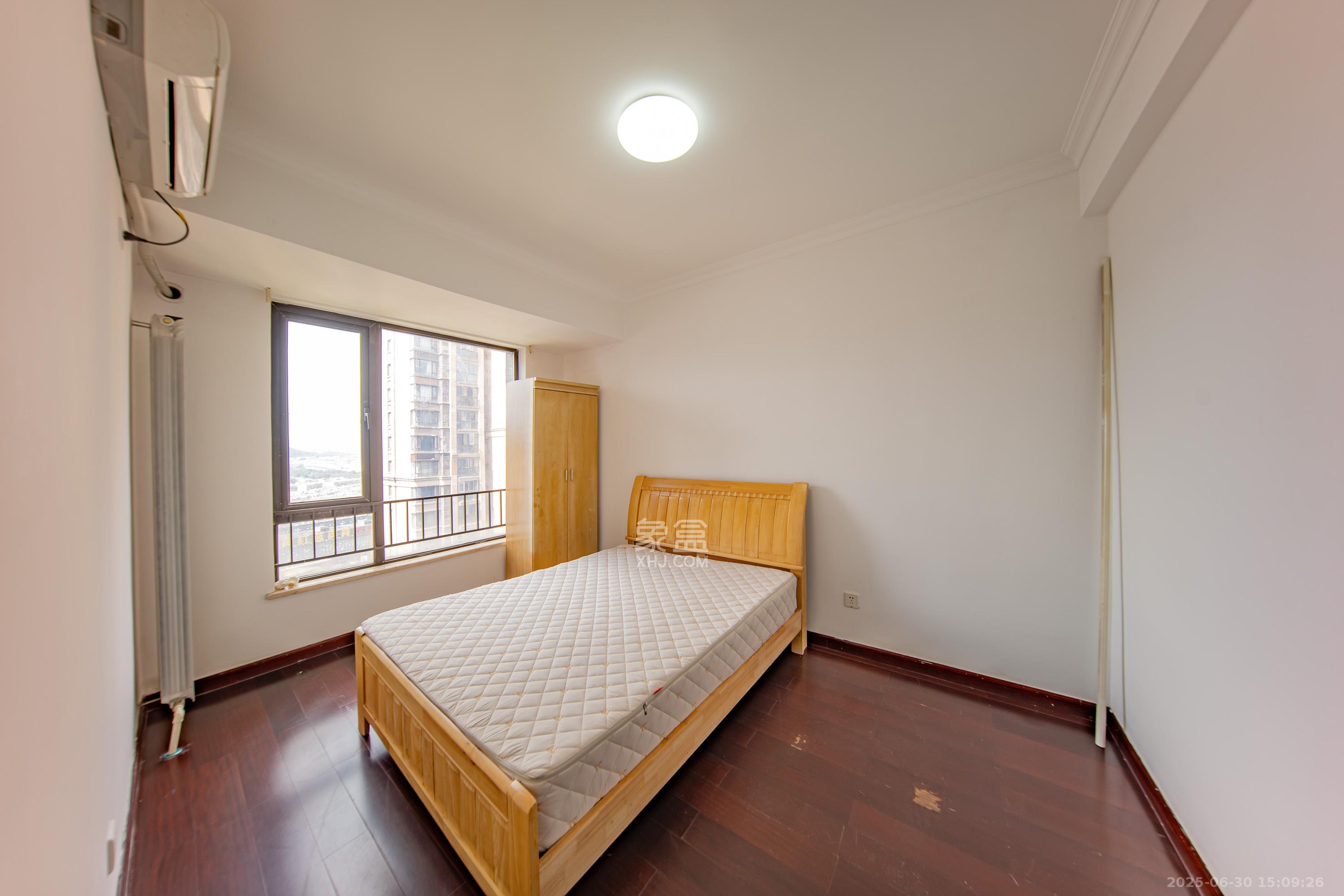 中海国际一期  4室2厅2卫    2500.0元/月 中海国际一期  4室2厅2卫    2500.0元/月室内图