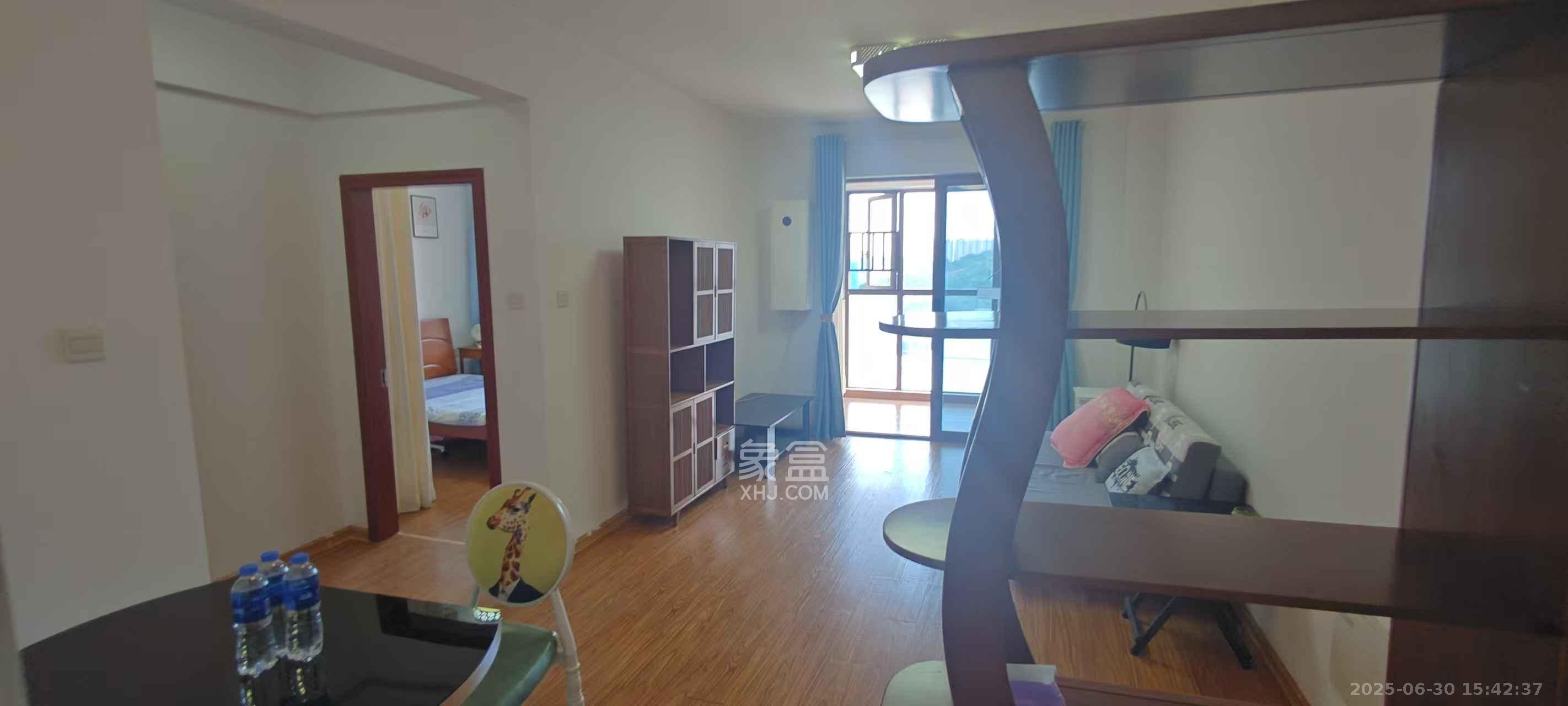 万里时代 2室2厅1卫 2500.0元/月 万里时代 2室2厅1卫 2500.0元/月室内图