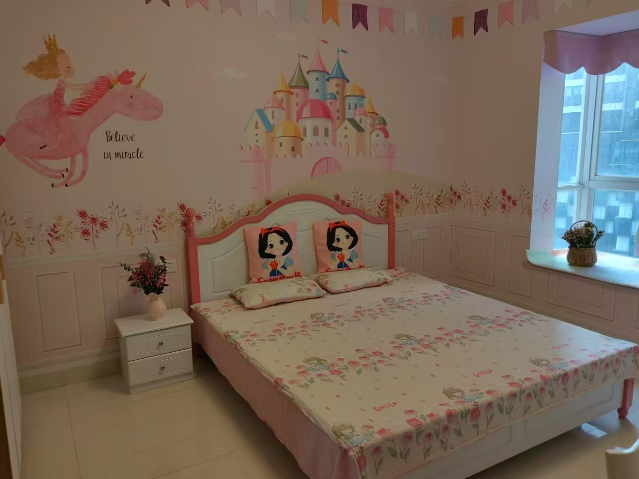 景瑞花园  3室2厅1卫   3200.00元/月室内图