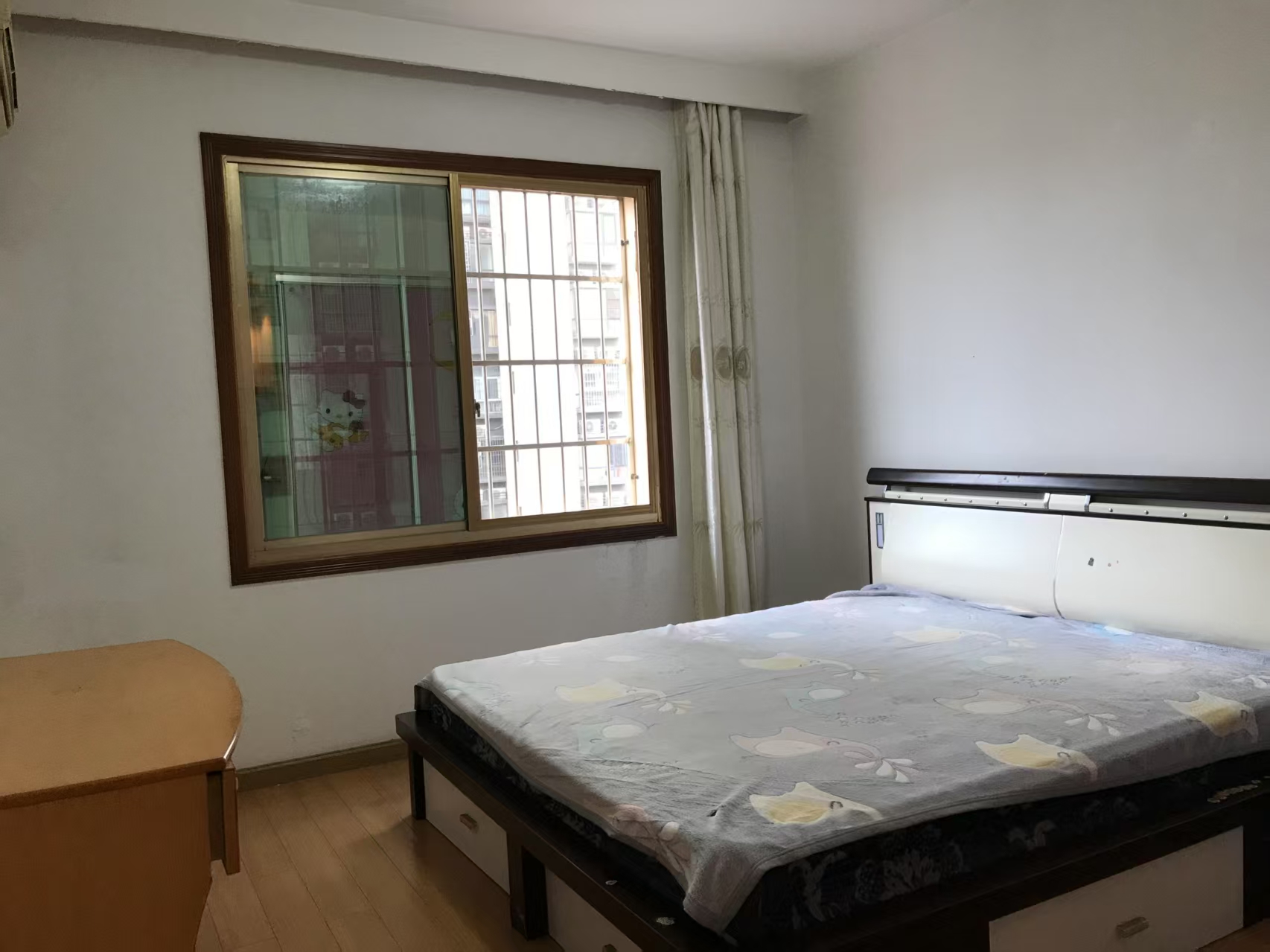 名牌大厦  3室2厅2卫   1500.00元/月室内图