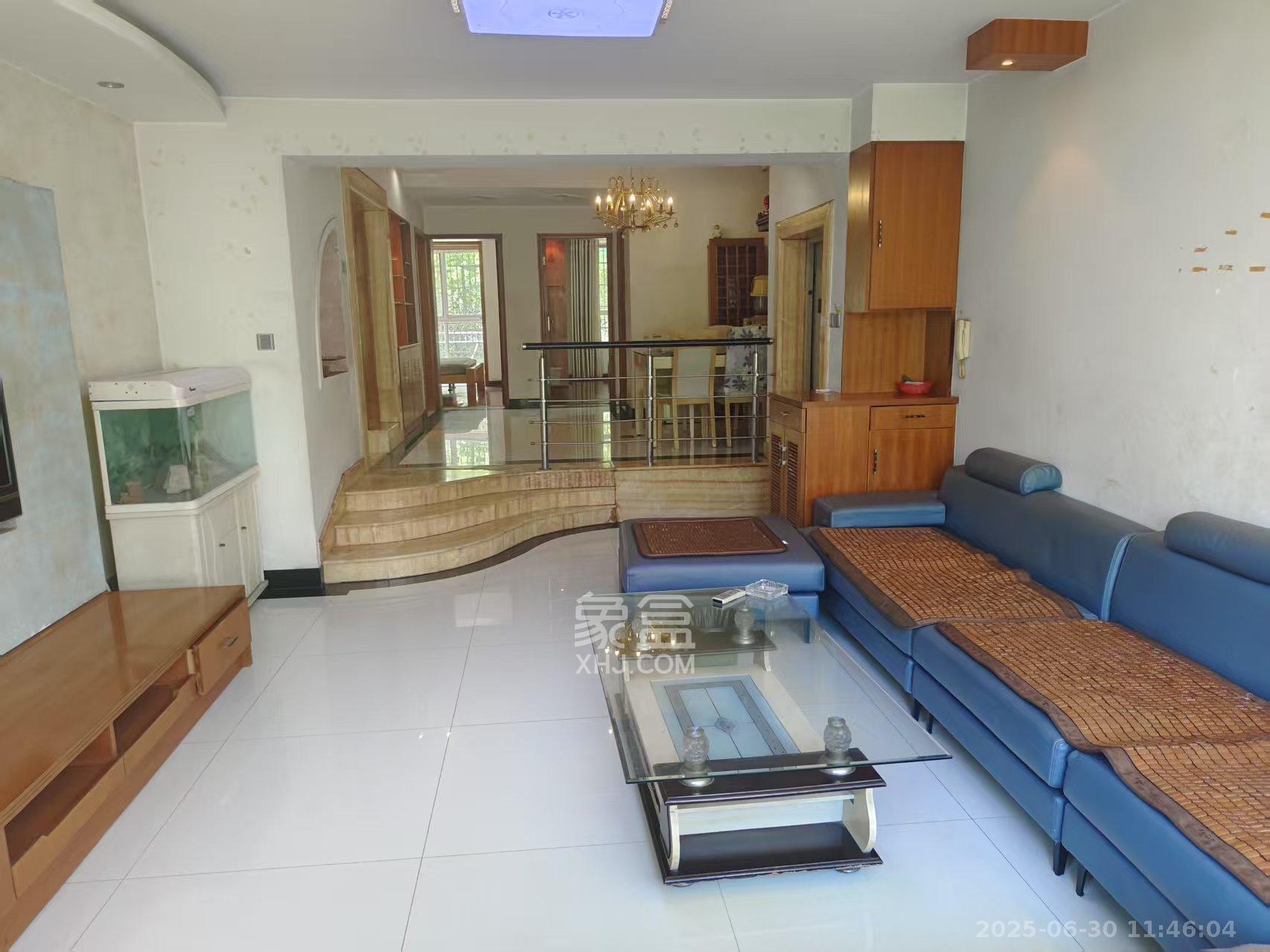 新世纪家园  3室2厅2卫    2600.0元/月 新世纪家园  3室2厅2卫    2600.0元/月室内图