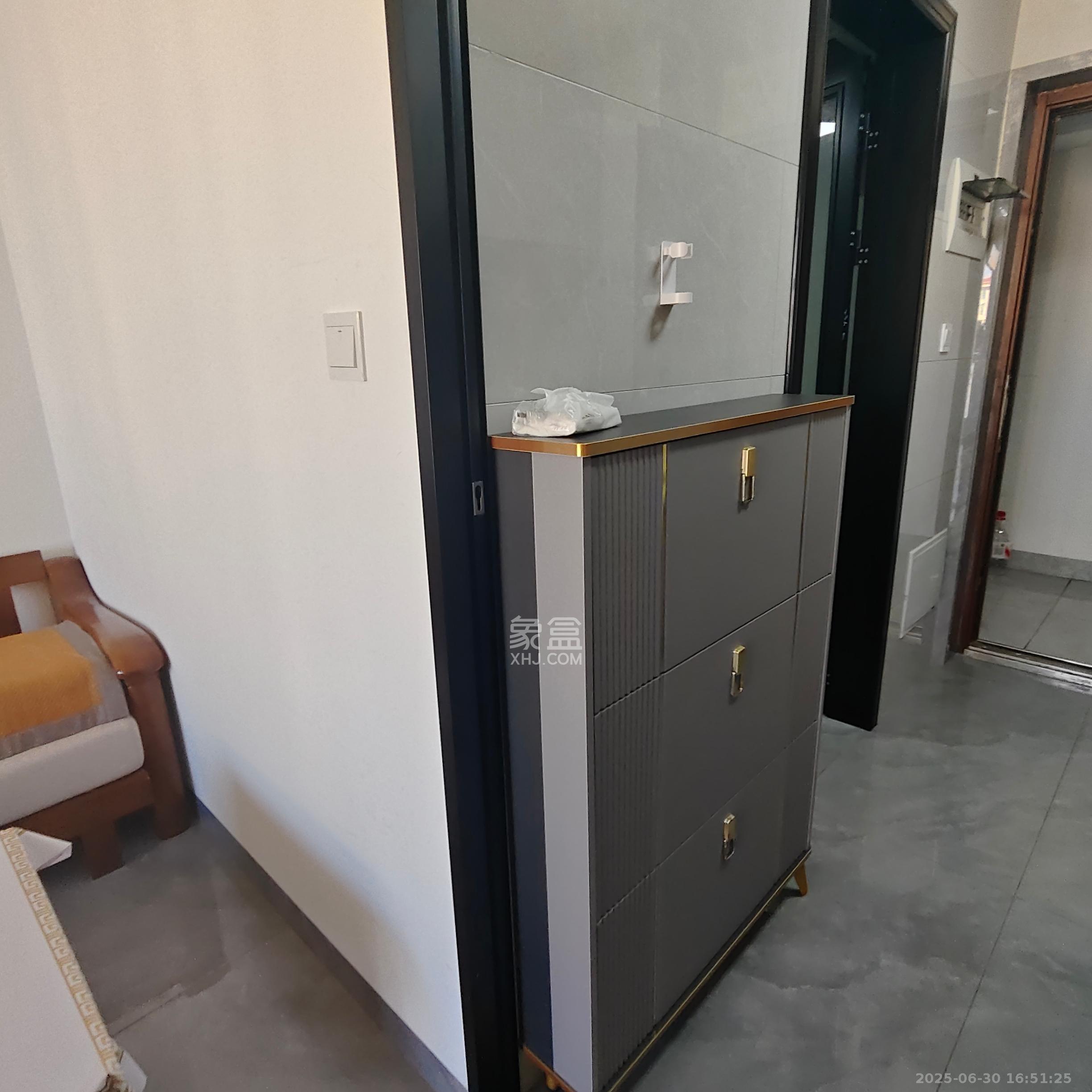 钱隆世家  1室1厅1卫    1500.0元/月室内图