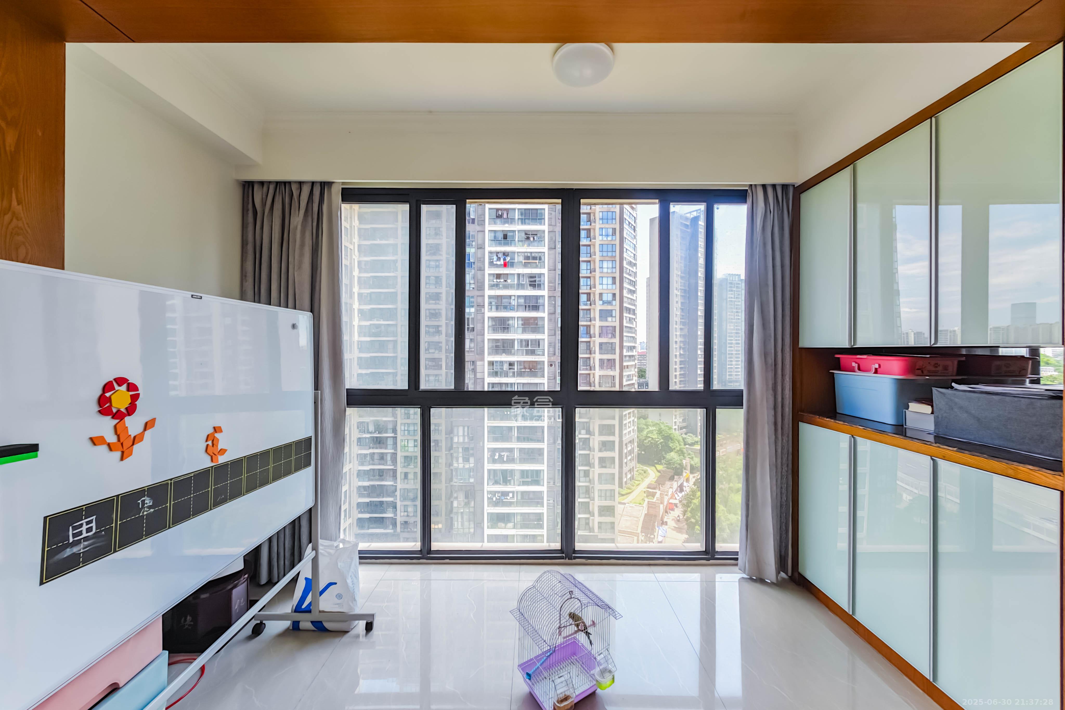 融科东南海  4室2厅2卫    148.0万 融科东南海  4室2厅2卫    148.0万阳台